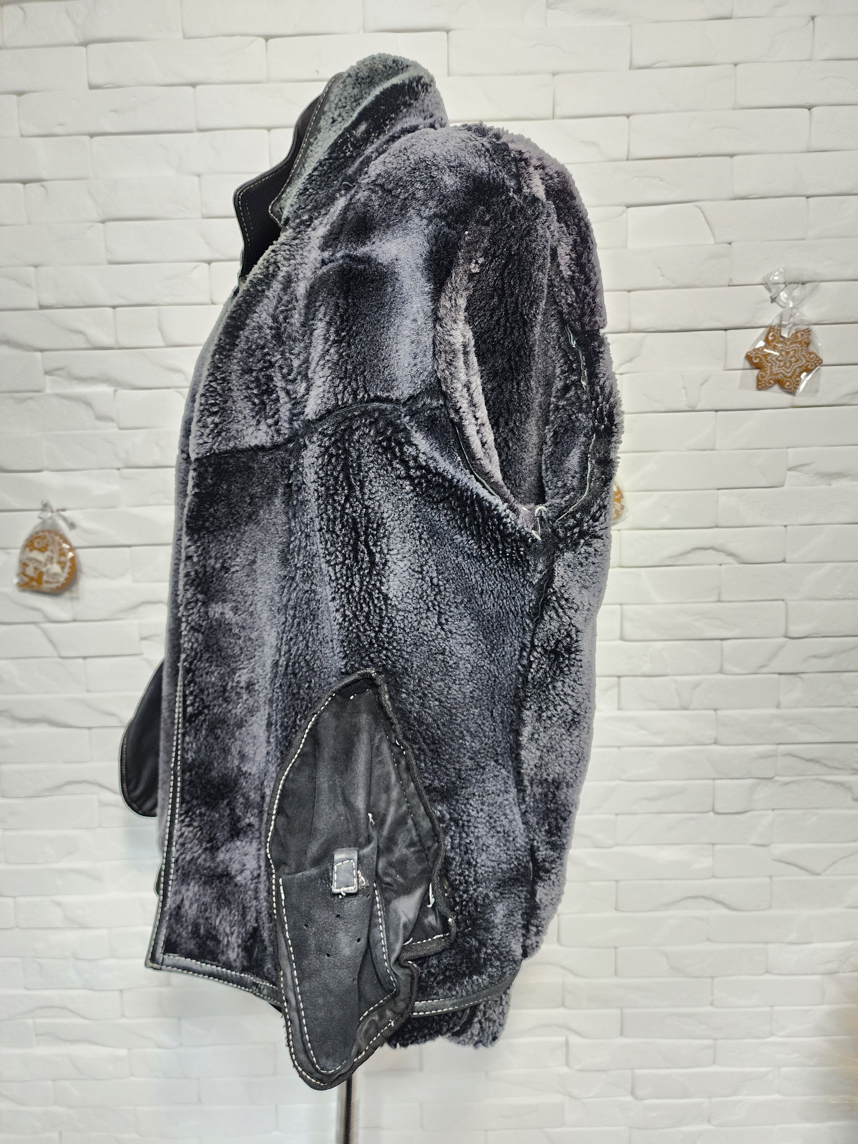 Furla Men's Black Sheepskin Coat: Genuine Fur Jacket with Zipper Size US L / EU 52-54 / 3 - 9 Thumbnail
