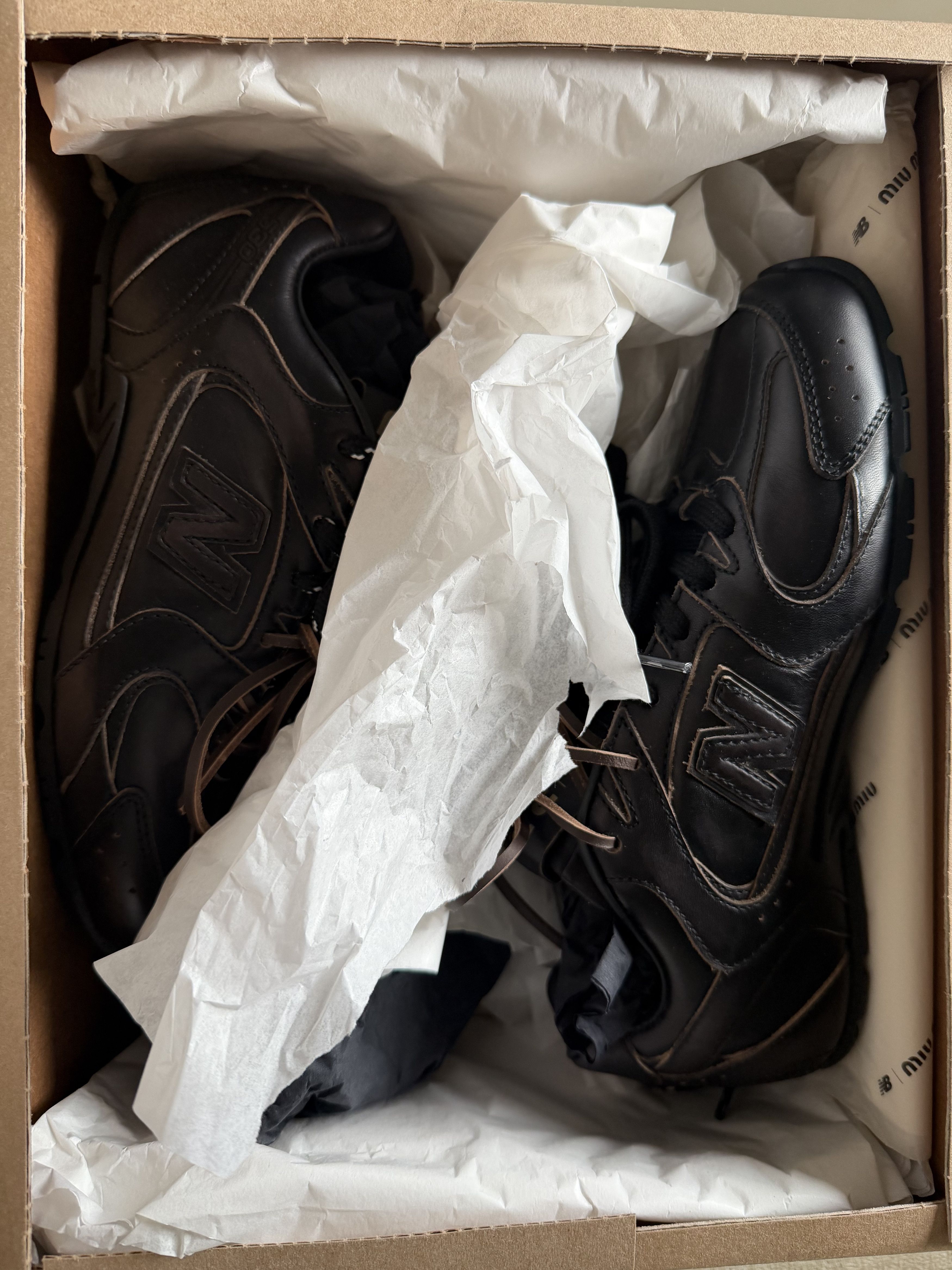 Miu Miu × New Balance Authentic Miu Miu sneakers in size 36 (US 6) Size US 6 / IT 36 - 11 Thumbnail