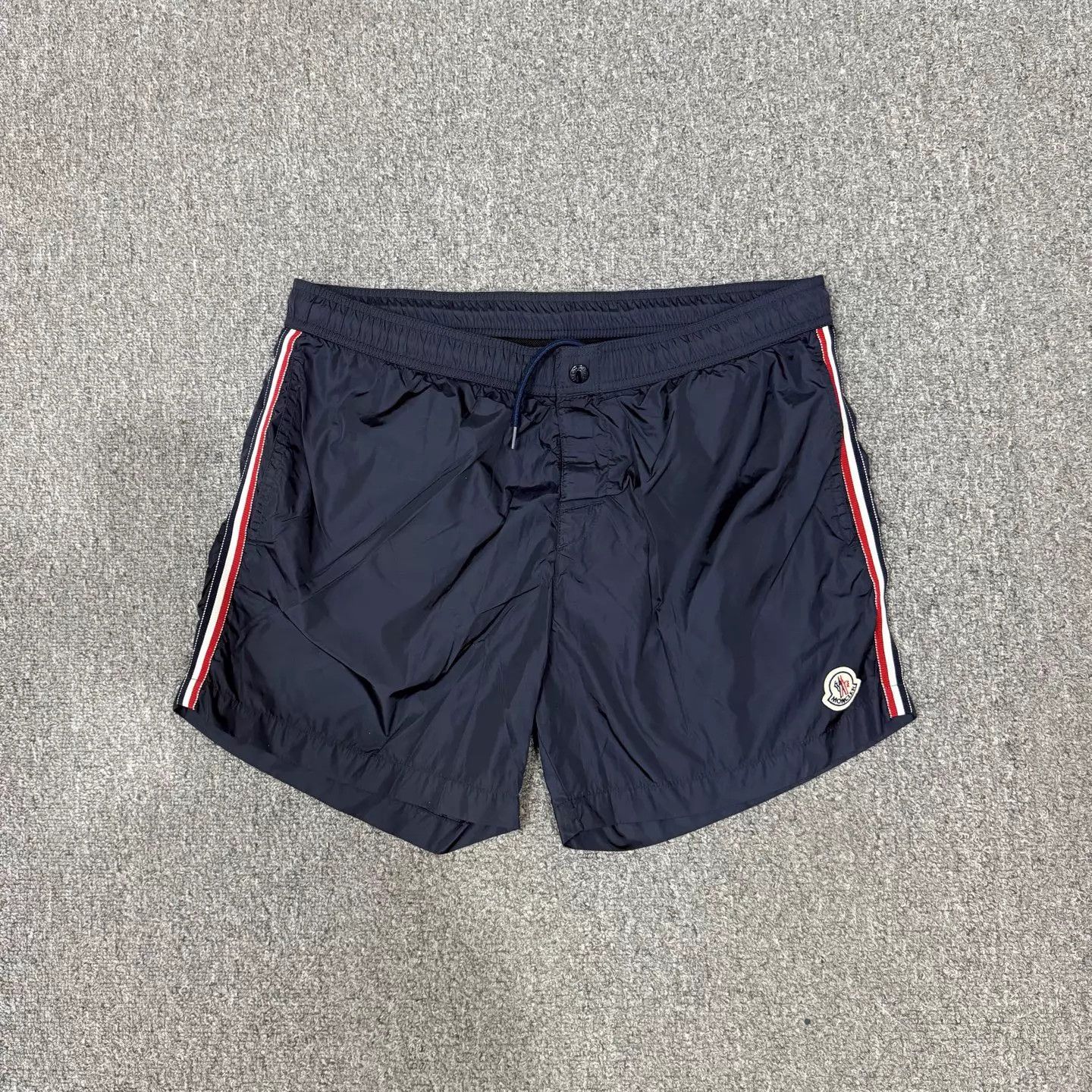 Moncler Moncler Navy Nylon Logo Shorts L Size US 34 / EU 50 - 1 Thumbnail