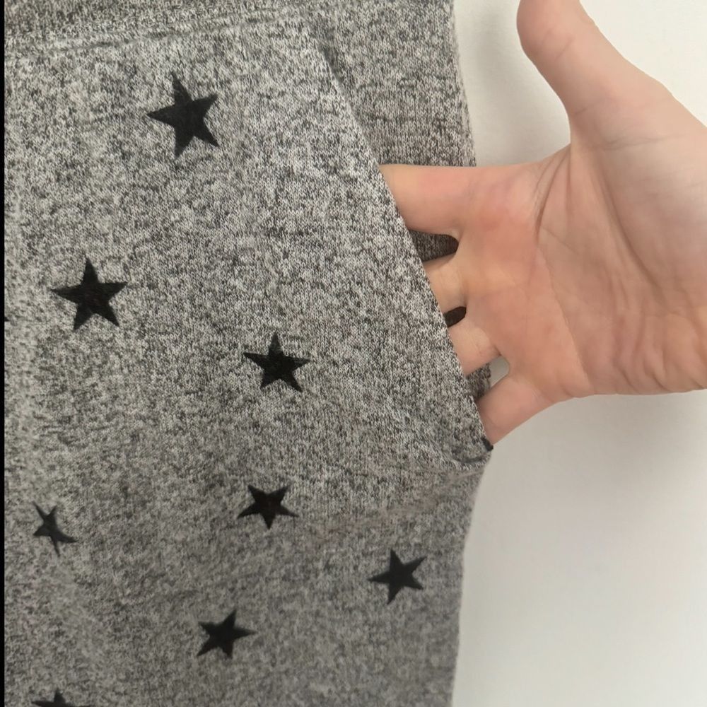 Lucky Brand Lucky Brand SZ L star print grey lounge shorts Size ONE SIZE - 3 Thumbnail