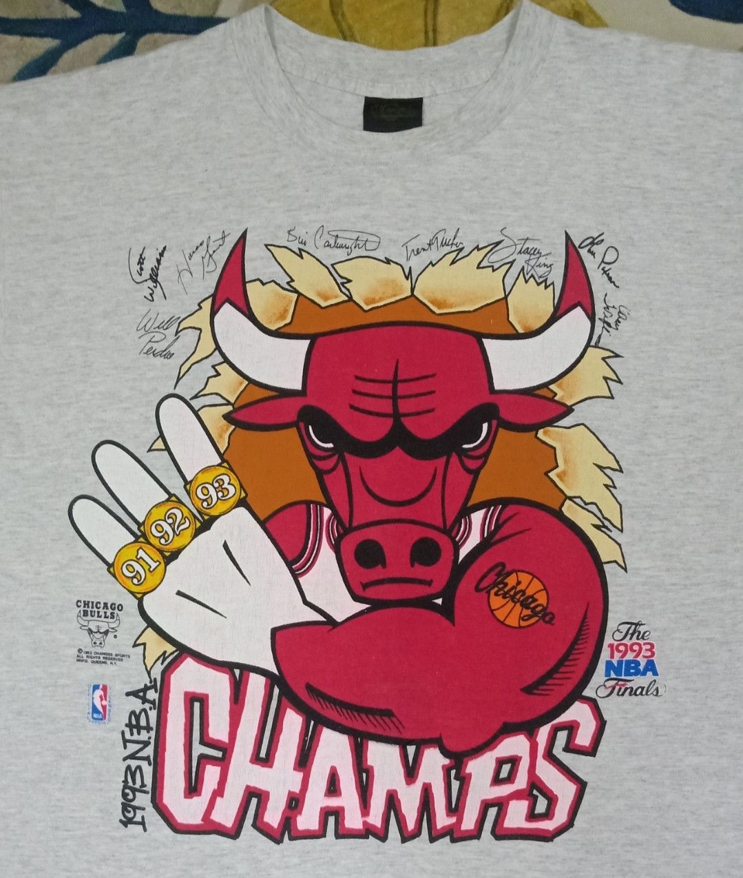 NBA × Vintage Vintage 90s Chicago Bulls 1993 NBA Champs T-shirt Size US XL / EU 56 / 4 - 4 Thumbnail