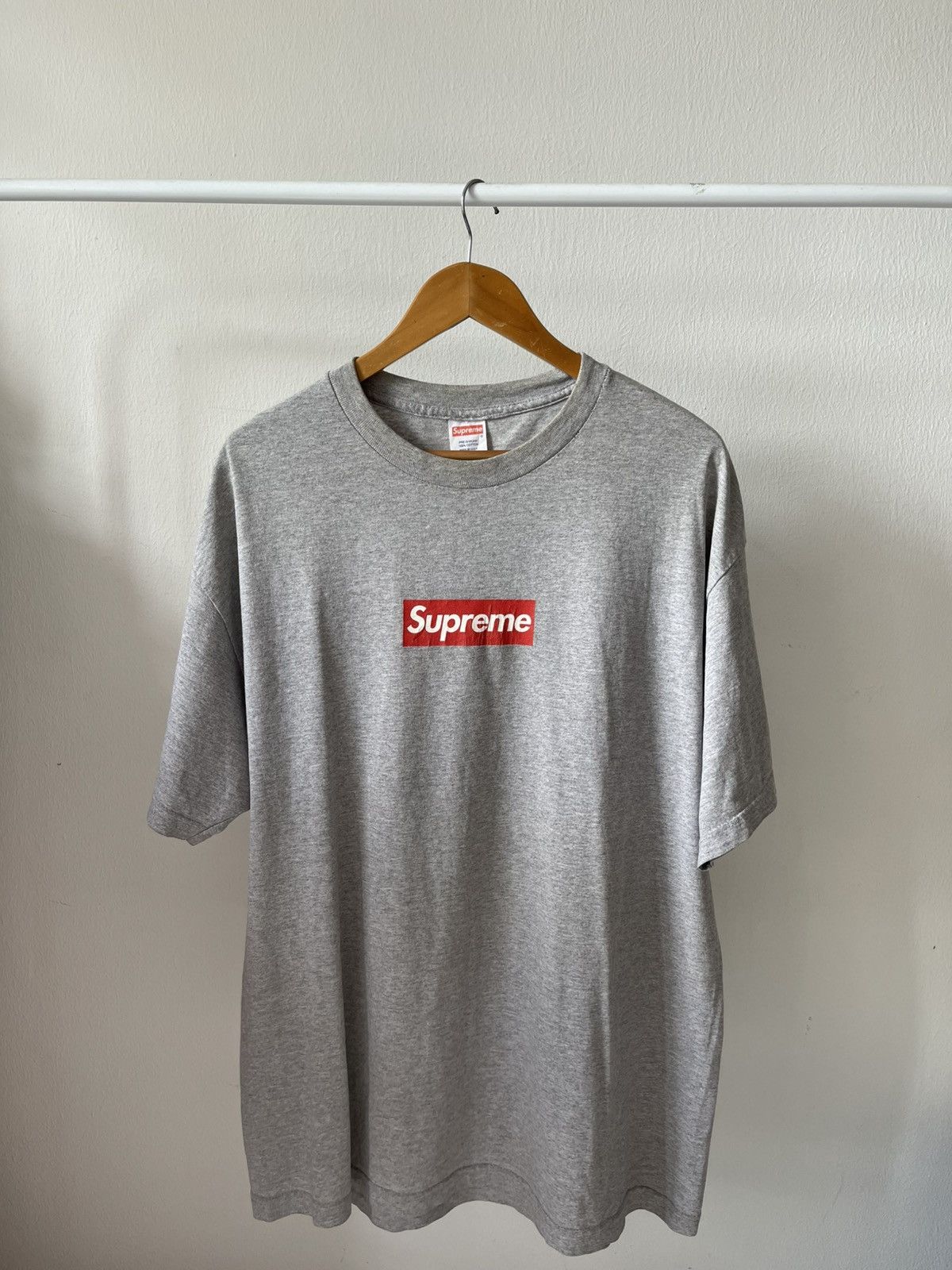 Supreme Supreme Box Logo Red on Grey Tee A2 Size US XL / EU 56 / 4 - 1 Thumbnail