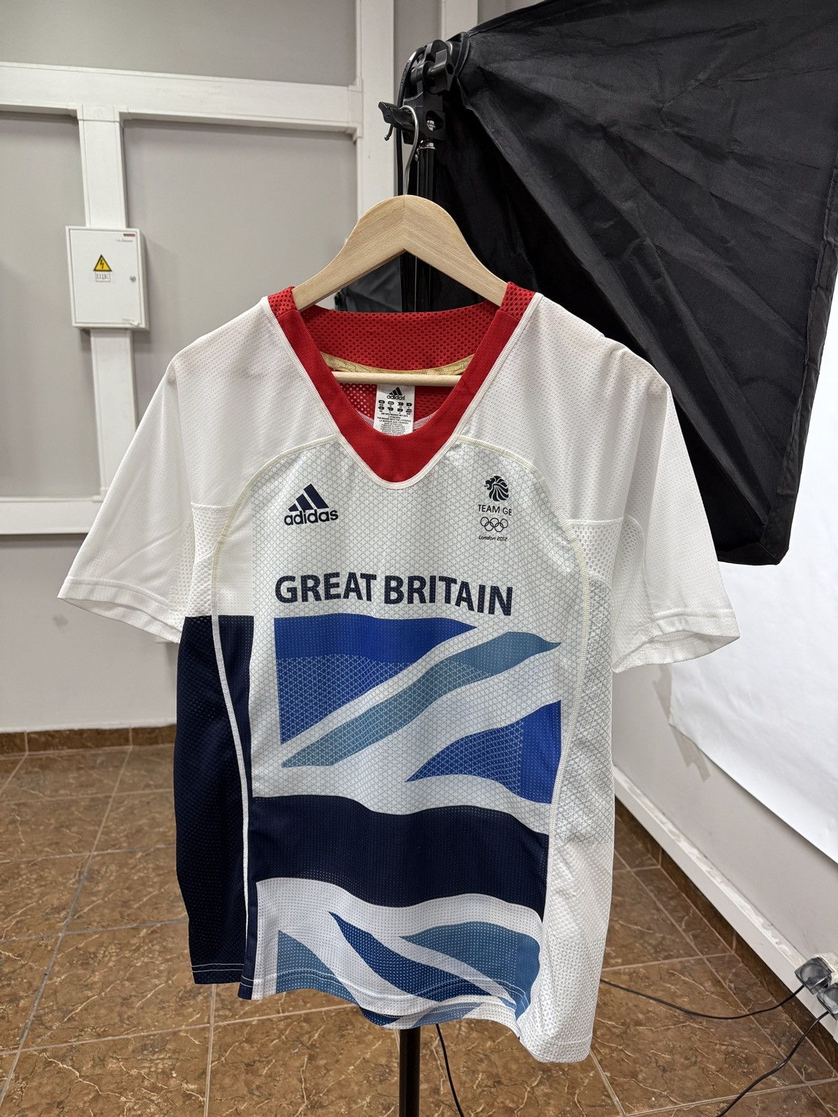 Adidas 🇬🇧 2012 Adidas Great Britain Olympic Team GB Football Jersey Size US M / EU 48-50 / 2 - 1 Thumbnail