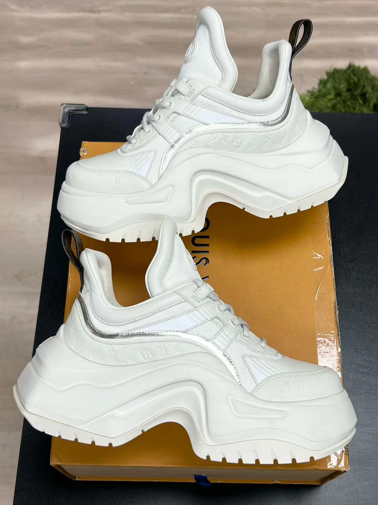 Louis Vuitton LV Archlight Platform Cream 37.5 like new Size US 6.5 / IT 36.5 - 5 Thumbnail