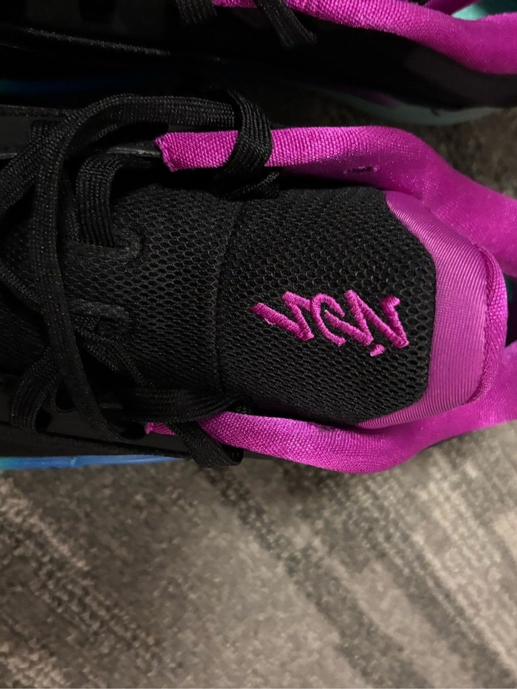 Jordan Brand Jordan Zion Black Athletic Shoes with Pink Collar and Teal L Size US 11 / EU 44 - 5 Thumbnail