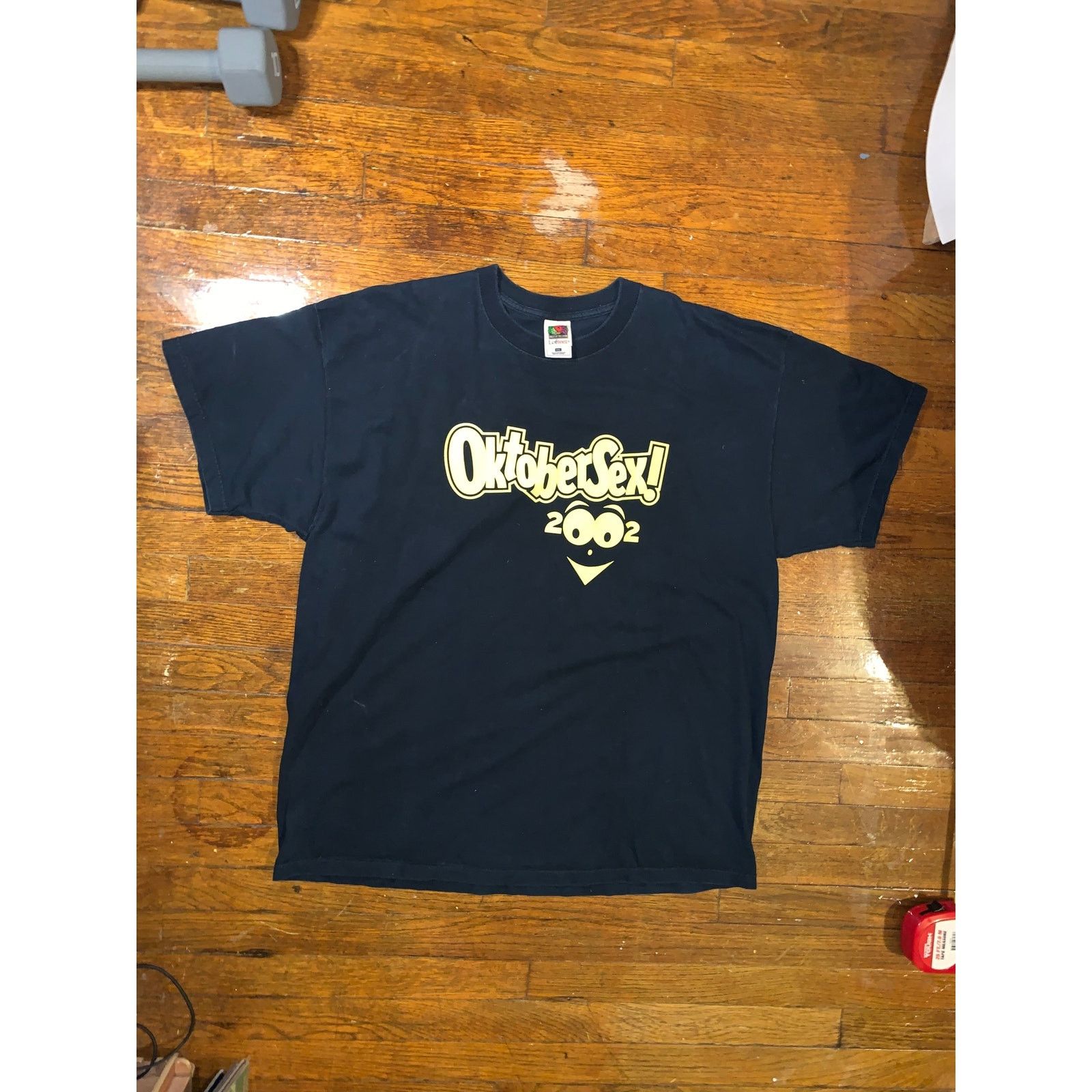 Fruit Of The Loom Vintage 2002 OktoberSex Parody T Shirt 2XL Funny Y2K Size US XXL / EU 58 / 5 - 3 Thumbnail
