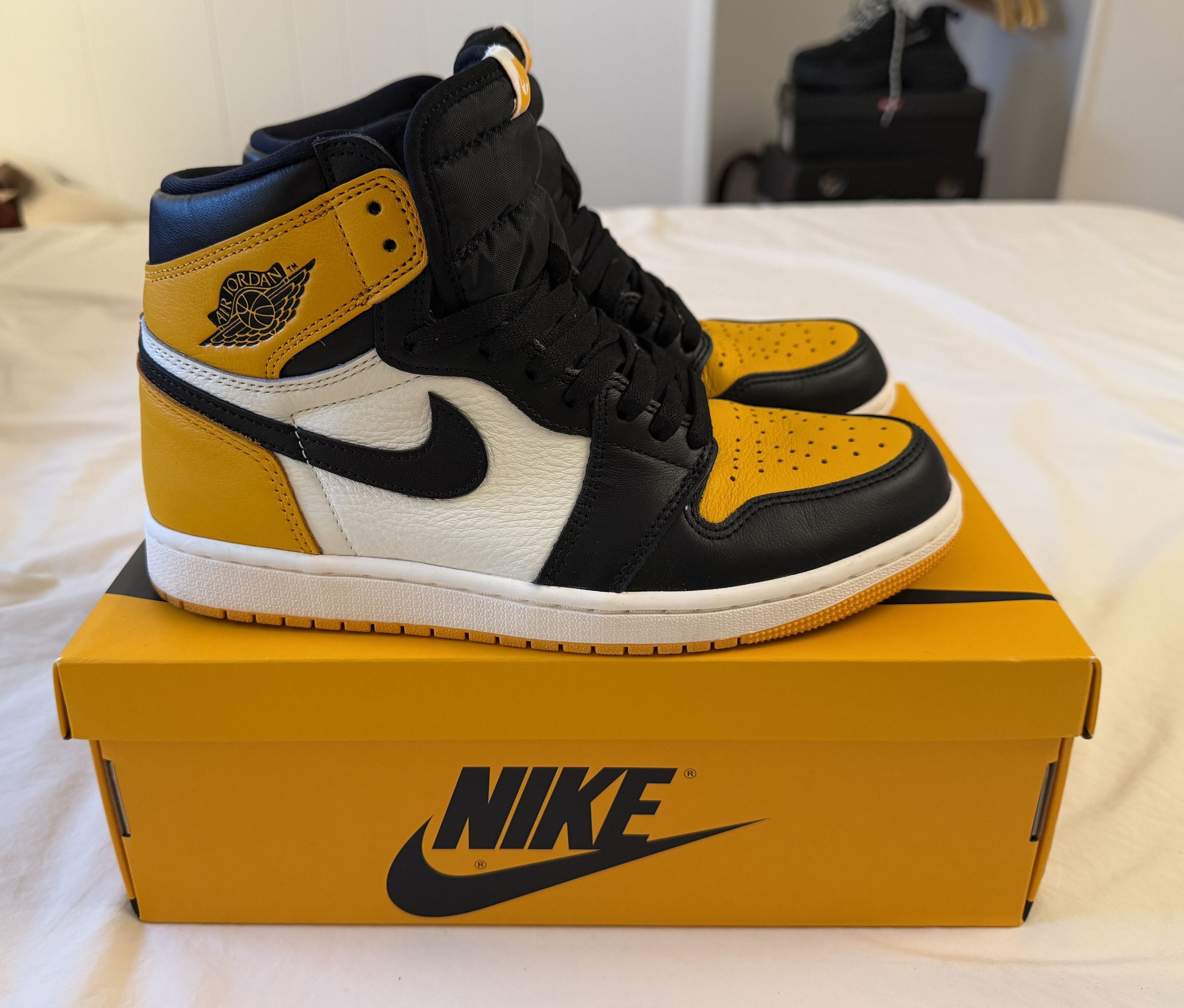 Jordan Brand Jordan 1 High OG Taxi - Men's Size 8 Size US 8 / EU 41 - 1 Thumbnail