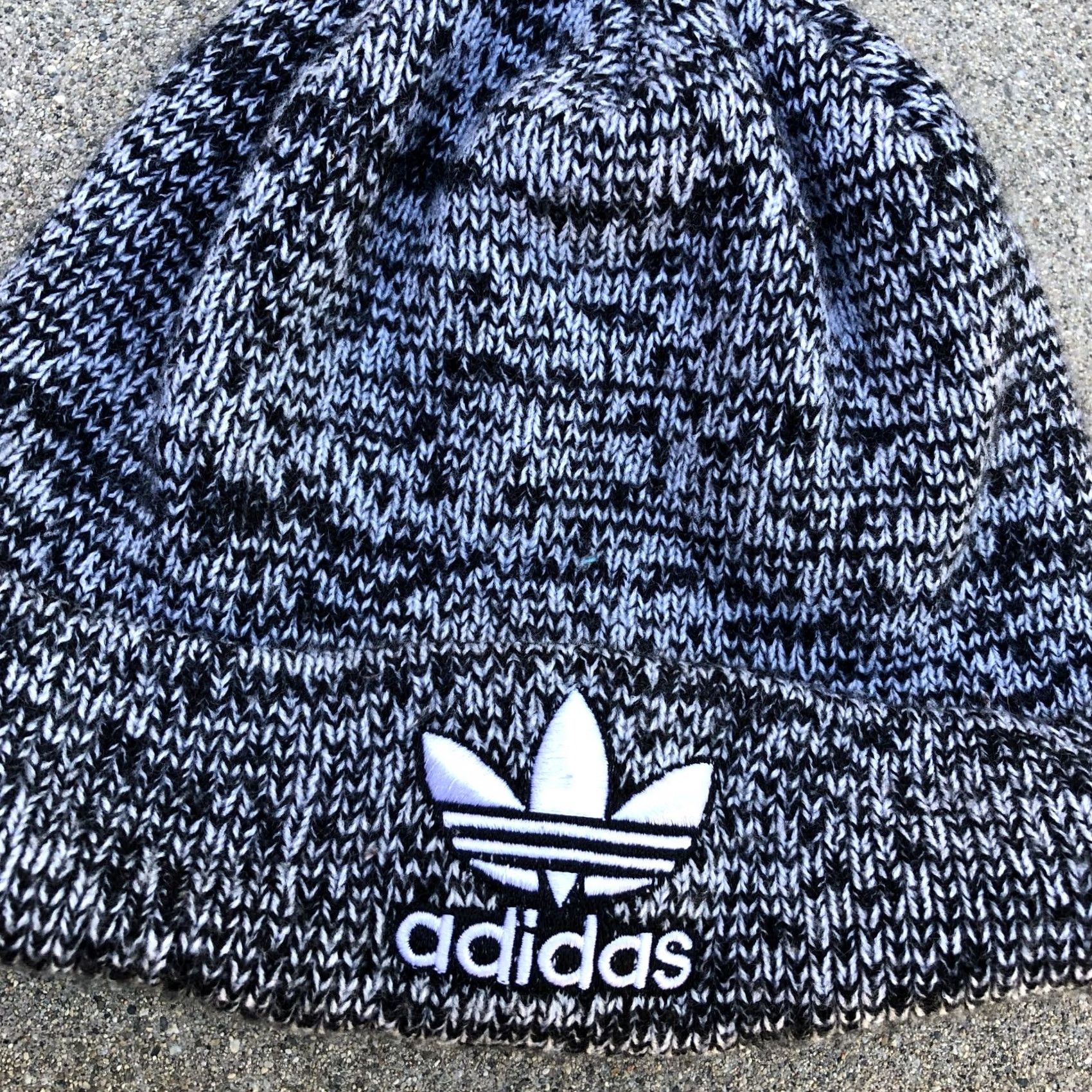 Adidas ADIDAS ORIGINALS Knit Beanie Hat One Size Grey Cuffed Trefoil Cap Beanie Mens Accessories Knit Cap Limited Roughly Used Size ONE SIZE - 2 Thumbnail