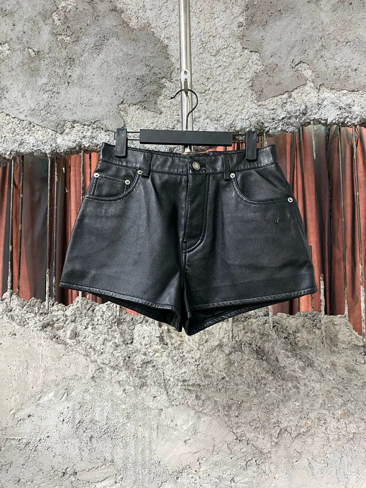 Saint Laurent Paris YSL SLP (Saint Laurent) Lambskin Shorts Size 26" / US 2 / IT 38 - 1 Thumbnail