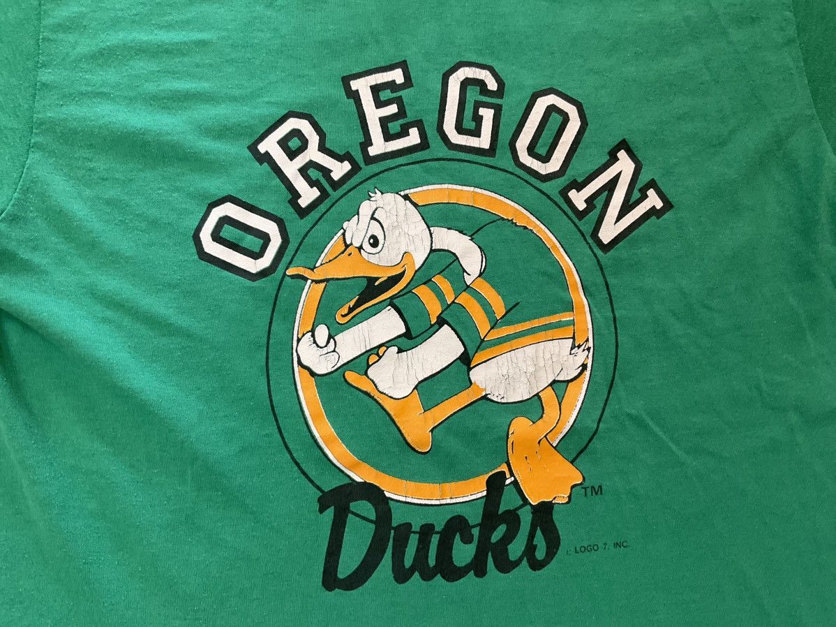 NCAA Vintage 90s Oregon Ducks T-Shirt by Logo7 Disney Donald Duck Size US M / EU 48-50 / 2 - 2 Thumbnail