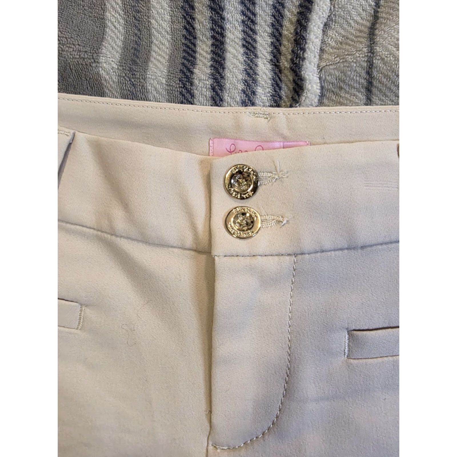 Lilly Pulitzer VINTAGE Lilly Pulitzer Joette Stretch Dinner Shorts Palm Beach Sandstone Women's 0 NWT Size 25" / US 0 / IT 36 - 4 Thumbnail