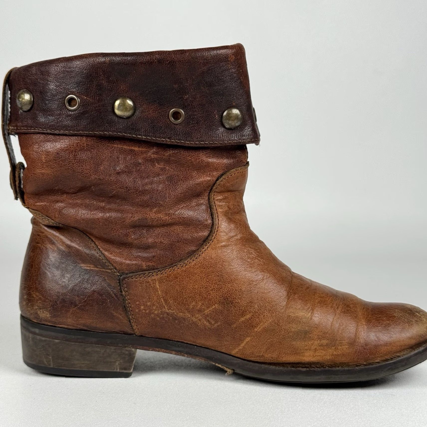 Vintage Womens Boot Cowgirl 6.5 Italian Leather Brown Distressed Studded Block Heel Pull On Coastal Boho Western Biker Shoes Mostly Women งาน Size US 7 / IT 37 - 5 Thumbnail