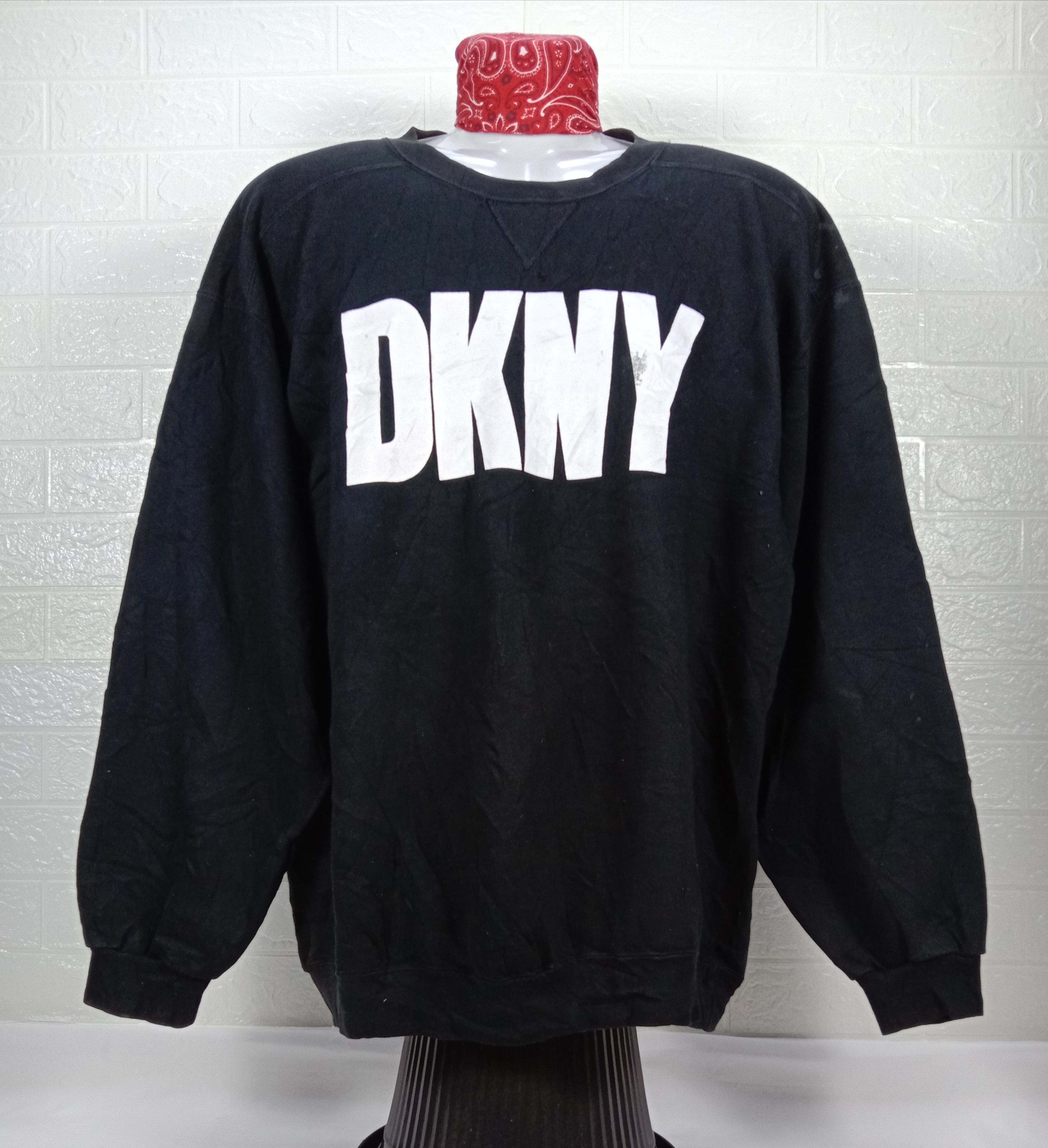 DKNY Vintage DKNY Big Logo Black Sweatshirt Size US XL / EU 56 / 4 - 1 Thumbnail