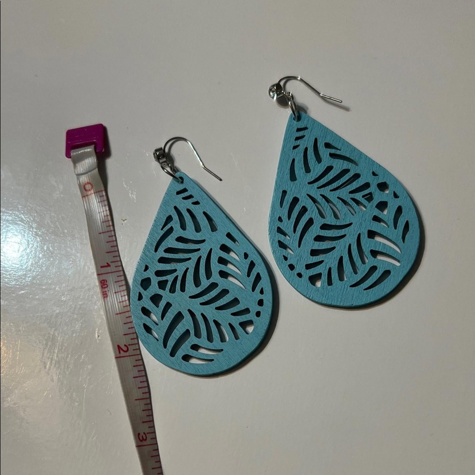 The Unbranded Brand Blue Teardrop Cutout Leaf Pattern Earrings Size ONE SIZE - 4 Thumbnail