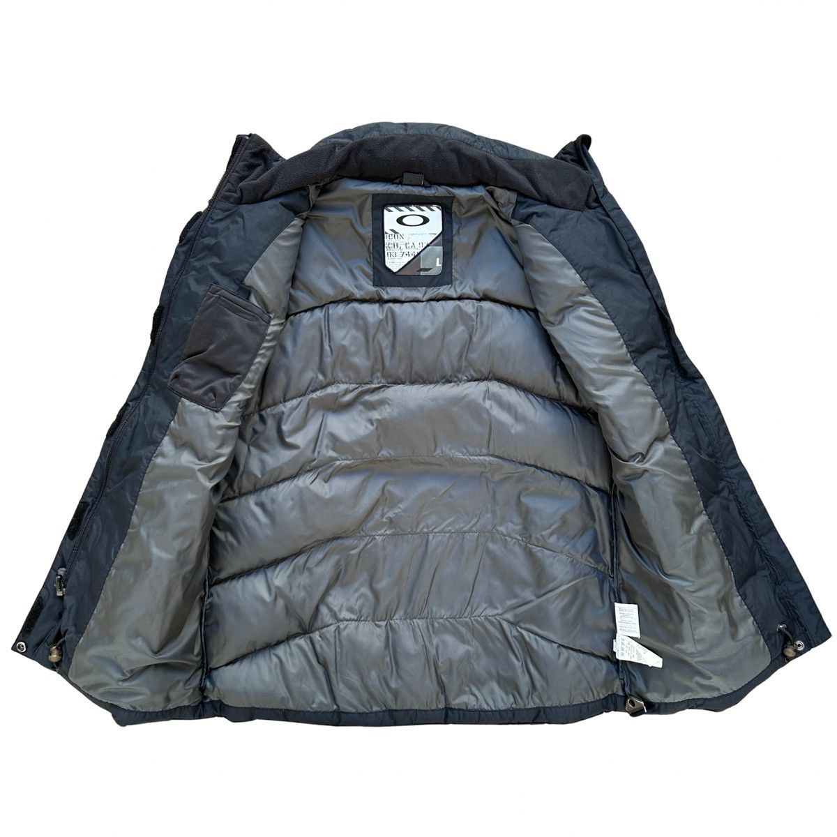 Oakley Oakley Puffer Vest Jacket Quilted Down Y2K Size Large Size US L / EU 52-54 / 3 - 3 Thumbnail