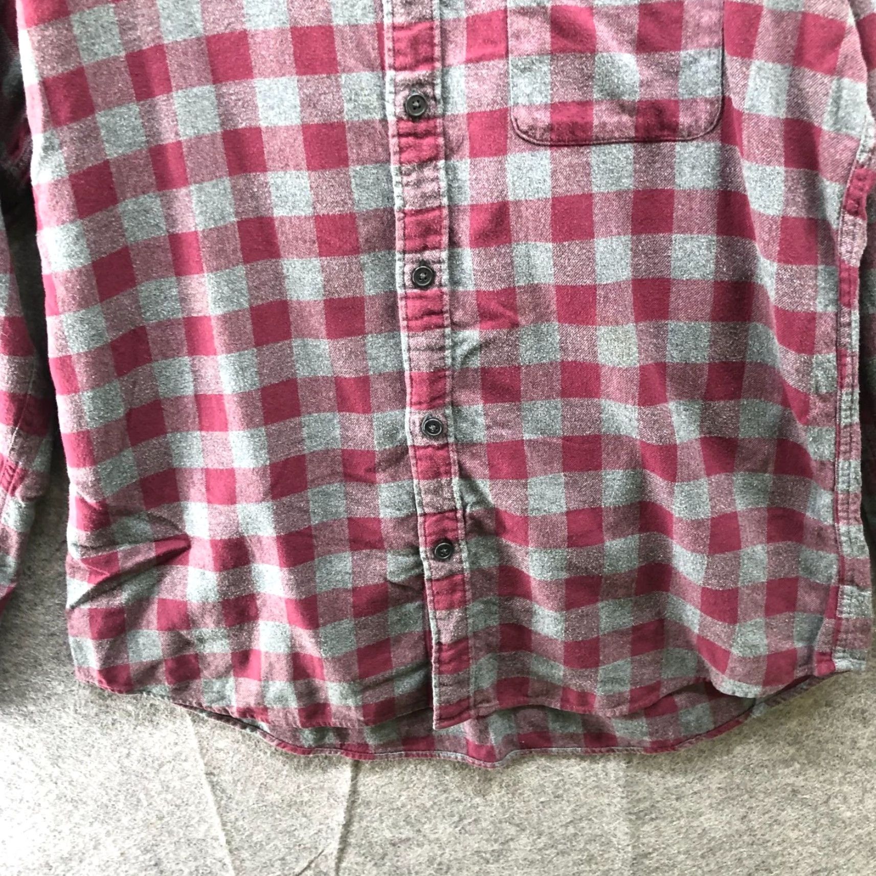 Uniqlo VINTAGE Uniqlo Flannel Shirt Mens XL Red Gray Plaid Cotton Overshirt Size US XL / EU 56 / 4 - 4 Thumbnail