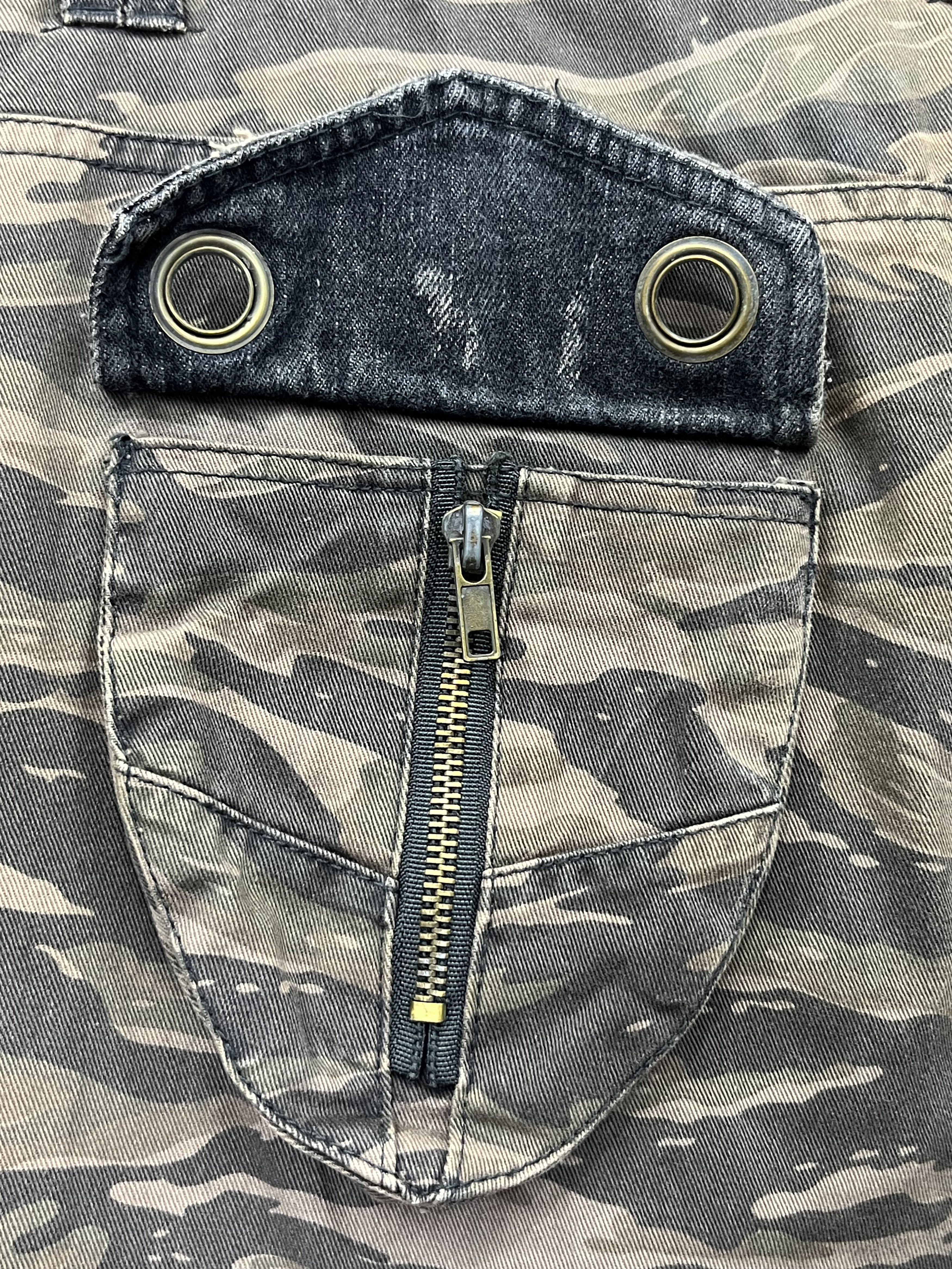 Japanese Brand 🔥TIGER STRIPES Seditionaries Punk Chain Bondage FLARE Pants Size US 29 - 12 Thumbnail