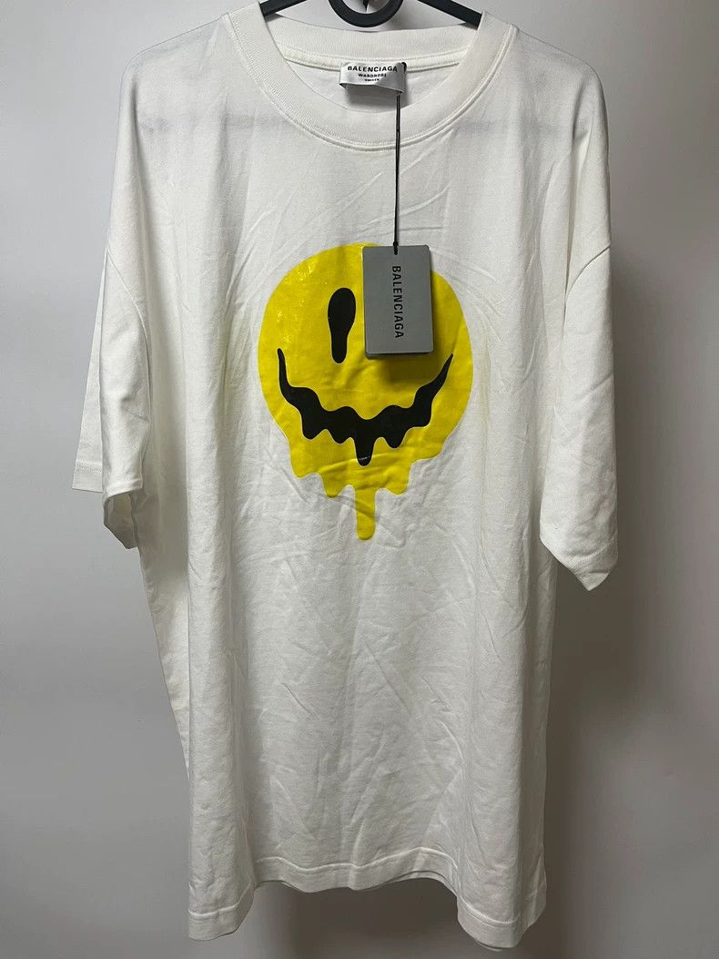 Balenciaga Balenciaga White Smiley Logo T-Shirt - dmc Size US M / EU 48-50 / 2 - 1 Thumbnail
