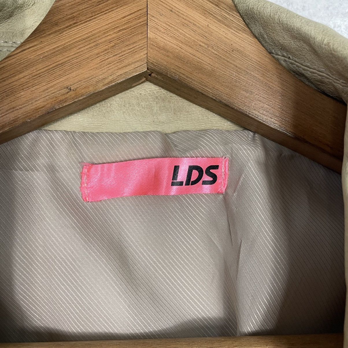 Japanese Brand Japanese Brand LDS Double Colar Biker Leather Jacket Size XS / US 0-2 / IT 36-38 - 15 Thumbnail