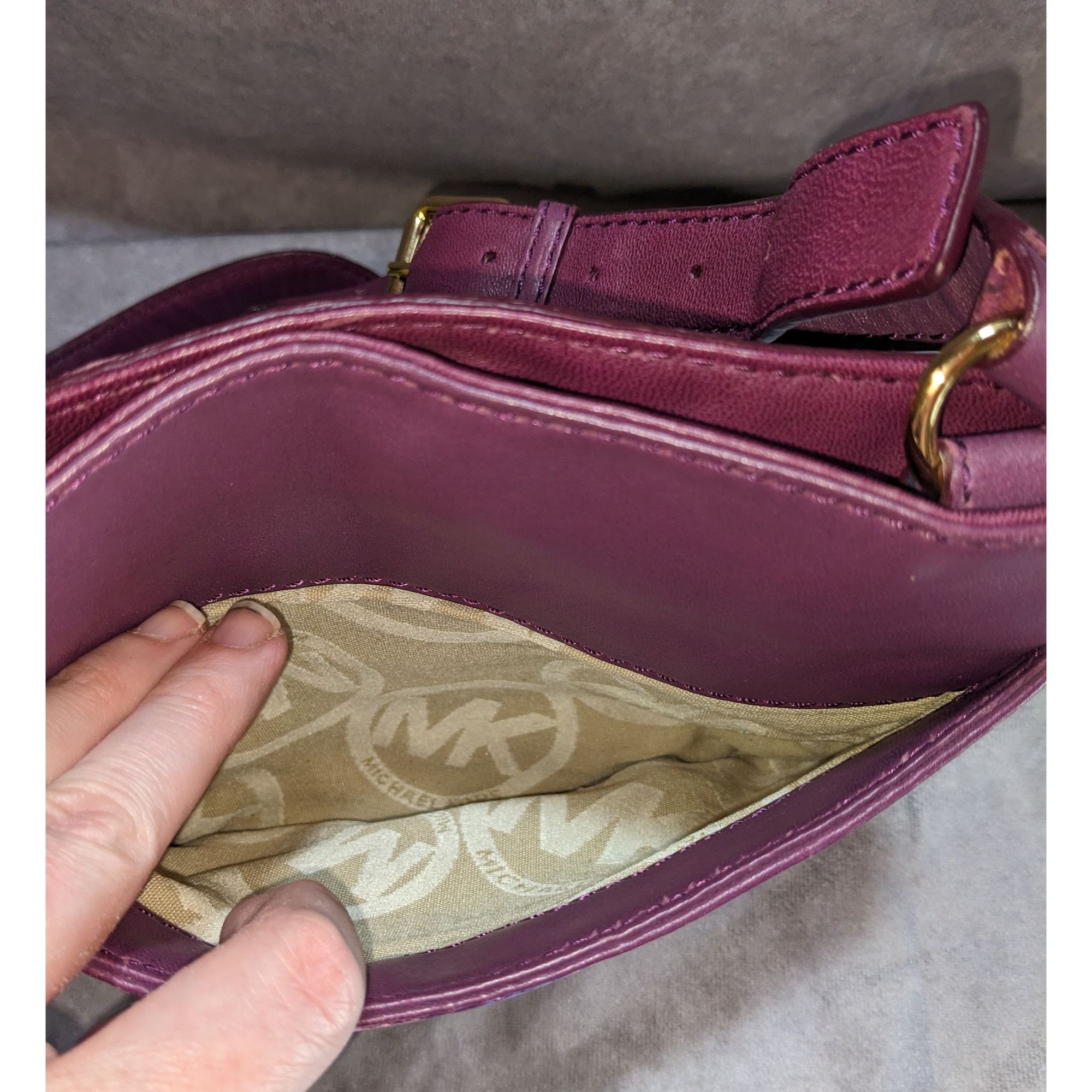Michael Kors Michael Kors Purple Leather Crossbody Bag With Gold Stud Acc Size ONE SIZE - 6 Thumbnail
