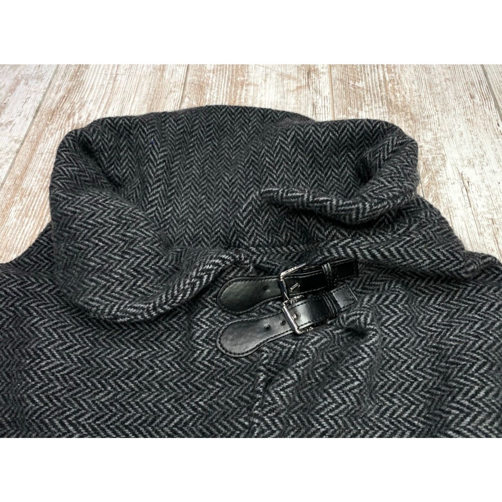 Ralph Lauren VINTAGE Lauren Ralph Lauren Cape Shawl Wool Blend Buckle Cape Shawl Gray Black Herribon 7337 Size ONE SIZE - 3 Thumbnail