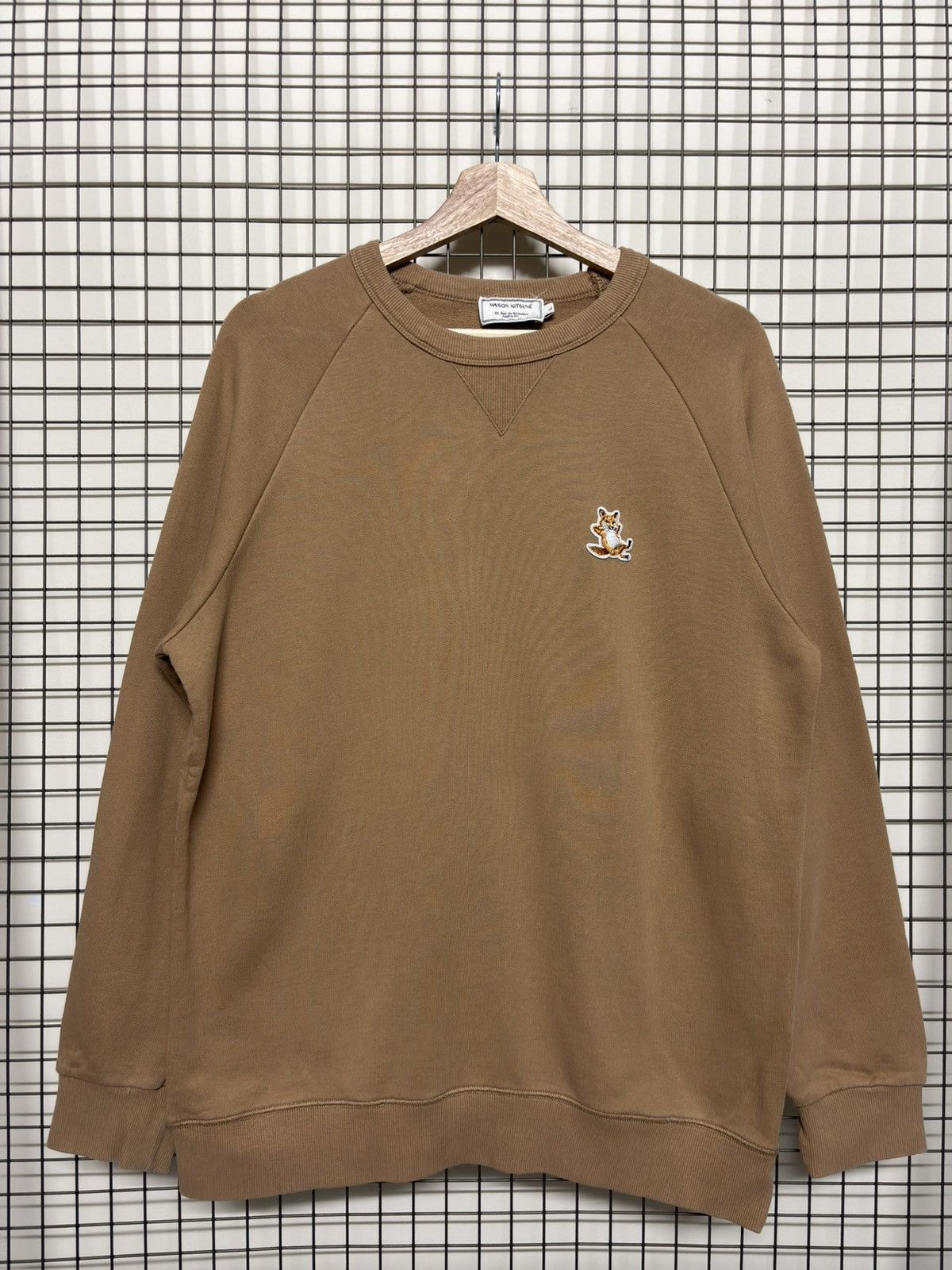 Maison Kitsune 🚨FINAL DROP🚨Maison Kitsune Chillax Chill Fox Sweatshirt Size US L / EU 52-54 / 3 - 1 Thumbnail