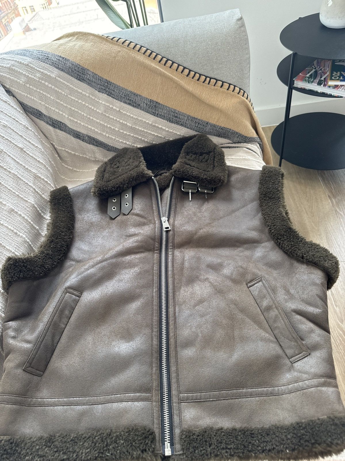 Designer Brand-new eco-friendly fur sample garment Size M / US 6-8 / IT 42-44 - 1 Thumbnail