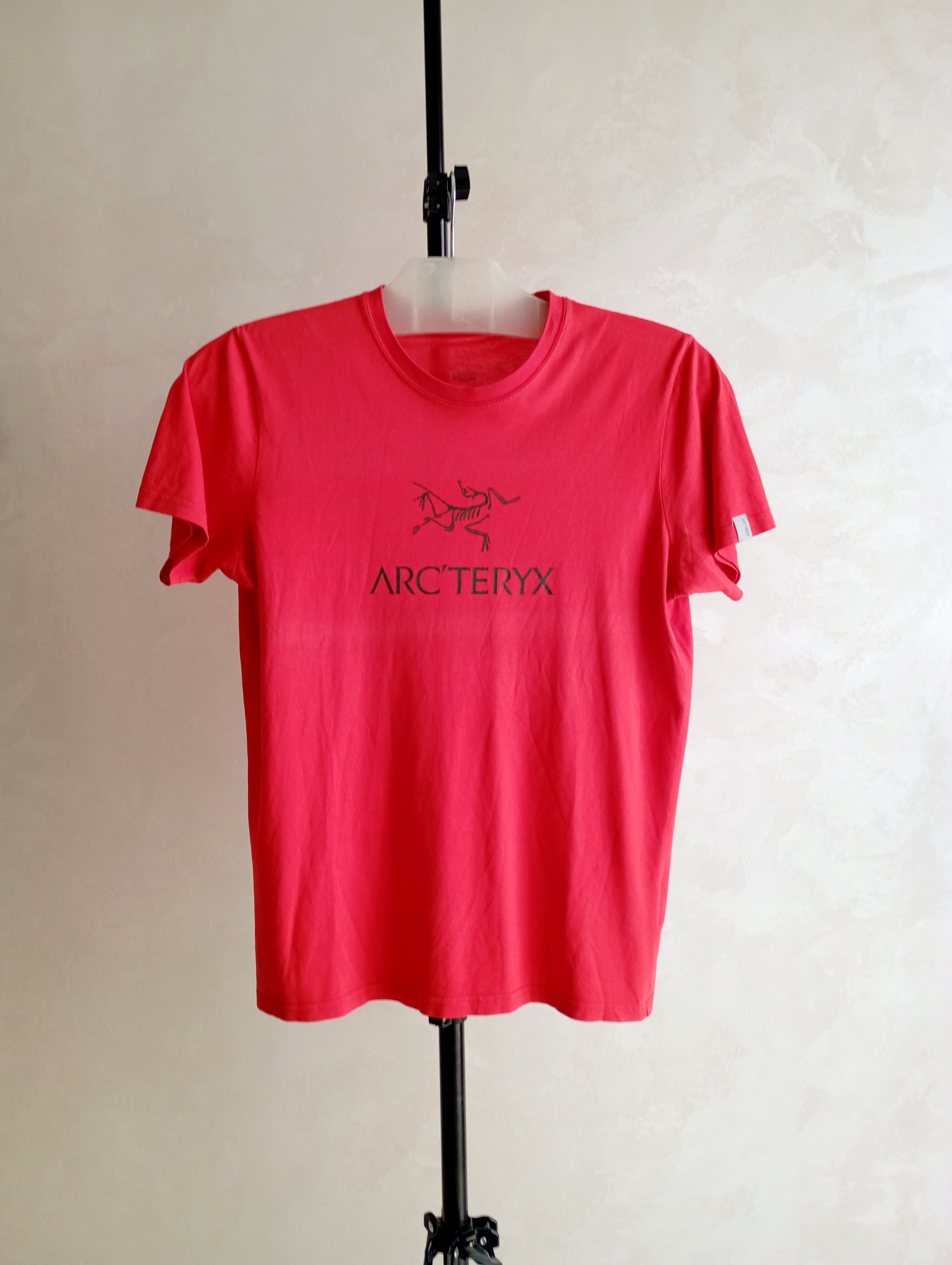 Arc'teryx Vintage Arc'Teryx Blue Skeletal Logo Design Tshirt Size US S / EU 44-46 / 1 - 1 Thumbnail