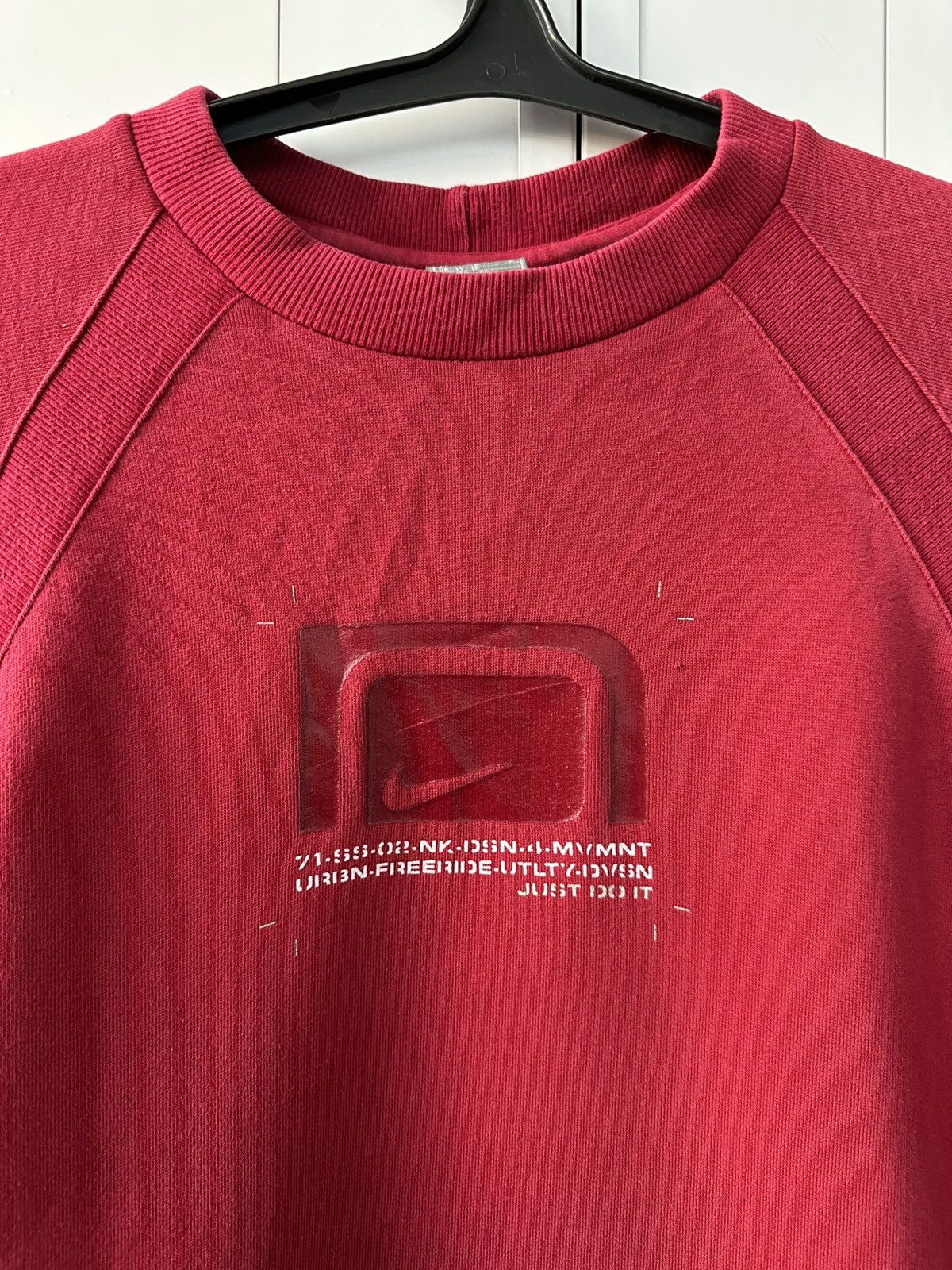 Nike Vintage Nike Sweatshirt Rubber Centre Logo Size US M / EU 48-50 / 2 - 6 Thumbnail