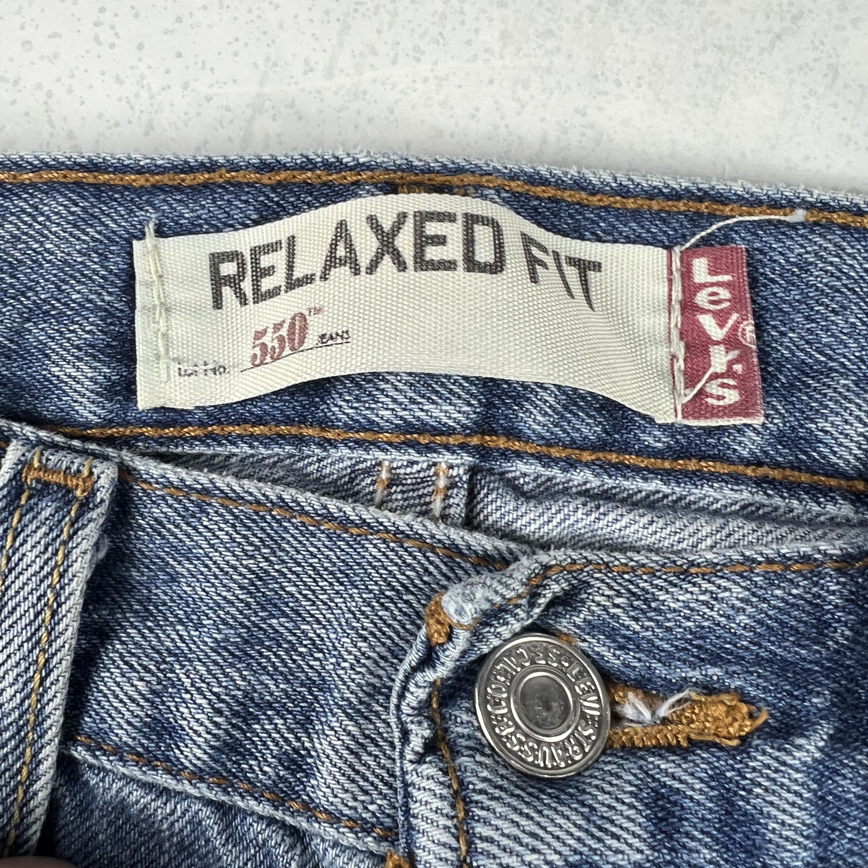 Levi's Y2K Levi's Jeans 550 Relaxed Fit Blue Faded Cotton Denim Size US 33 - 9 Thumbnail