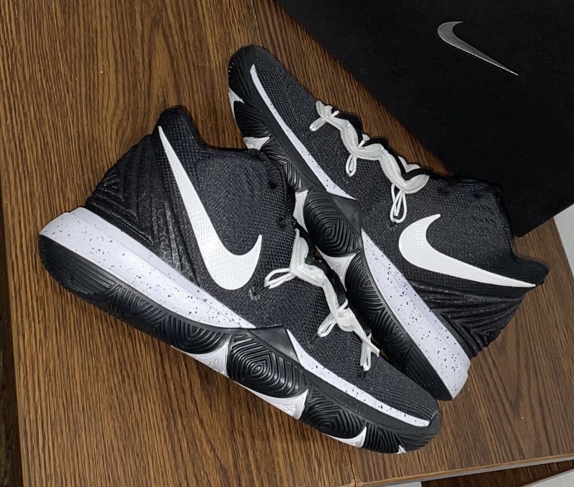 Nike Nike Kyrie 5 TB Black White Size US 10.5 / EU 43-44 - 1 Thumbnail