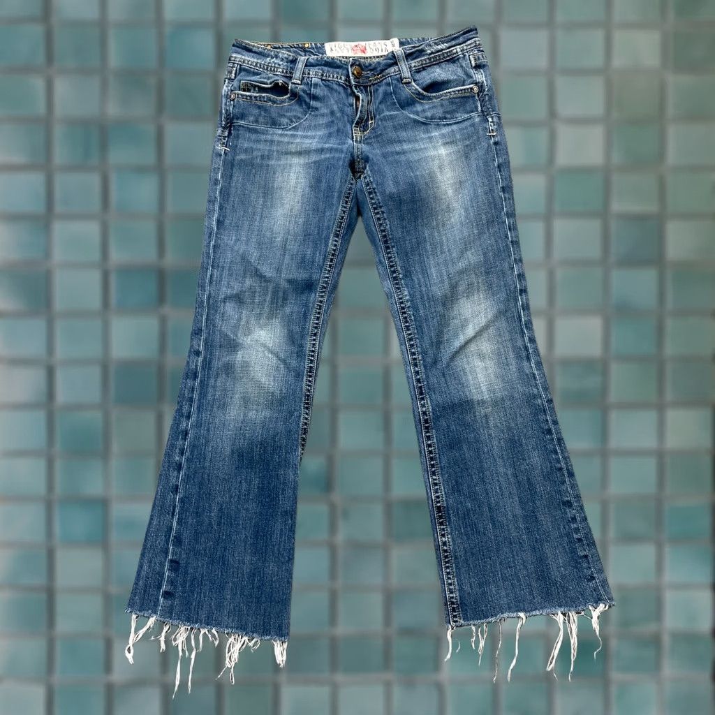 Vintage VIGOSS Jeans Women 29 Blue Denim Bootcut Embroidered Frayed Hem Western Cowgirl City Preppy Bootscut Women Size 24" / US 00 / IT 34 - 1 Thumbnail