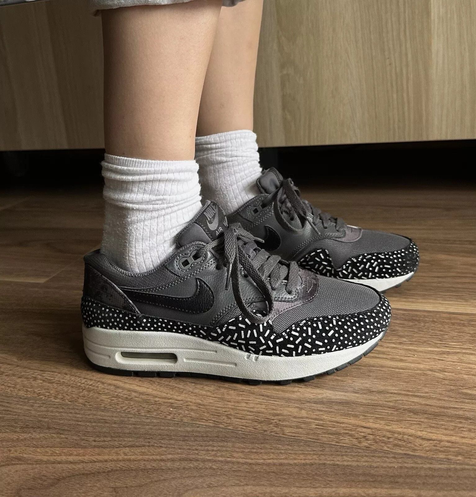 Nike Nike Air Max 1 Dark Grey Metallic 2014 Womens Shoes Sneakers Size US 6.5 / IT 36.5 - 1 Thumbnail