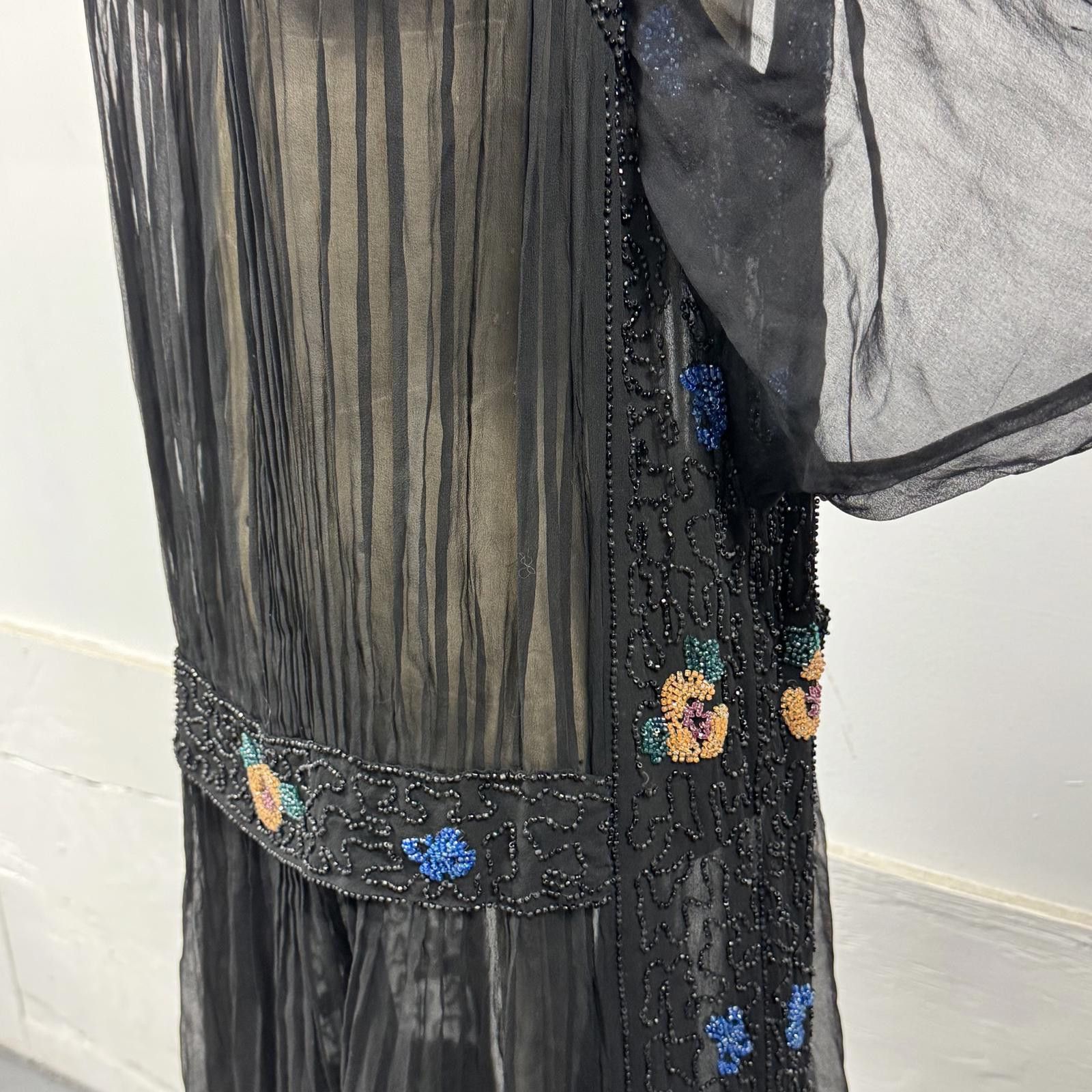Antique Rivet Pristine Vintage Antique 20s Beaded Black Silk Flapper Dress Size S / US 4 / IT 40 - 3 Thumbnail