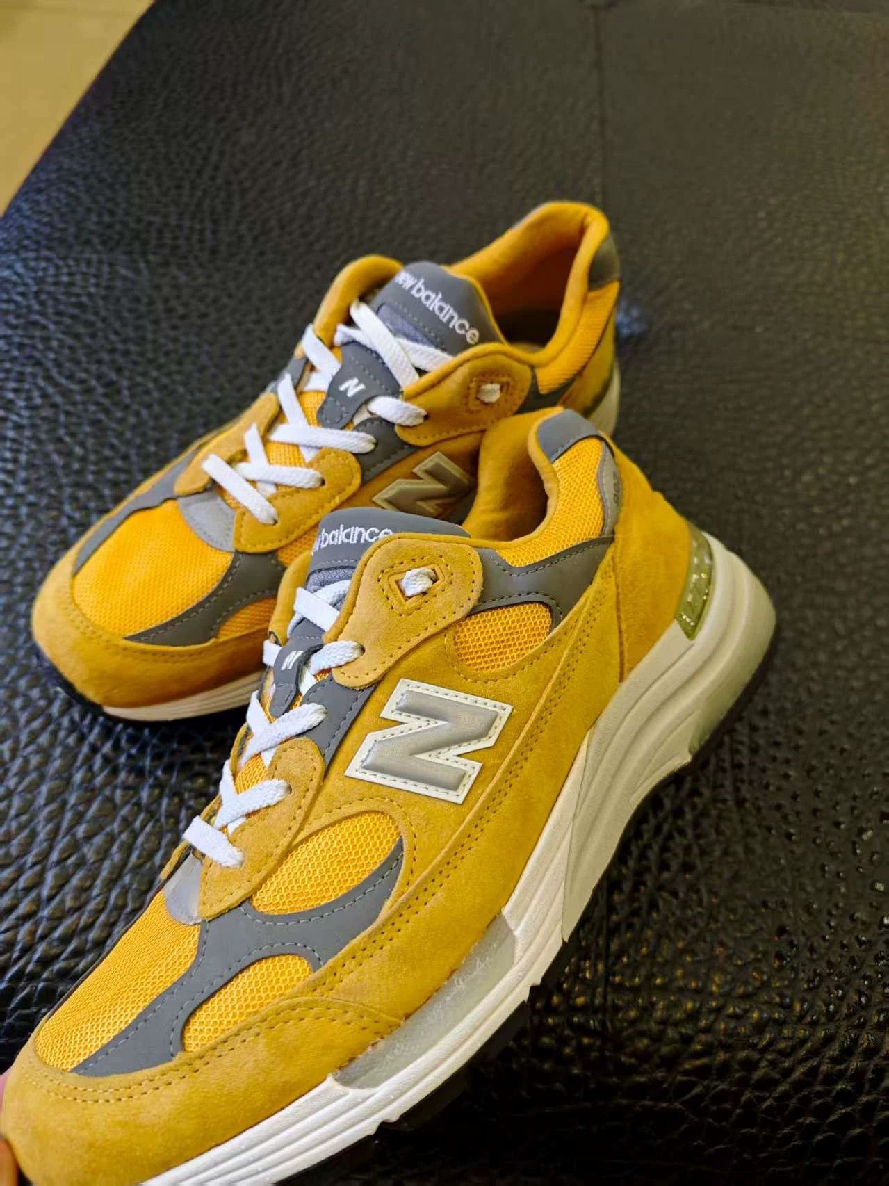 New Balance New Balance 992 US Made Lakers Yellow Vntg Sneaker Size US 10 / EU 43 - 2 Thumbnail