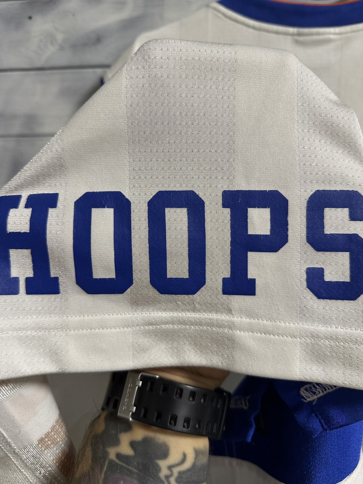 Vintage Rare Vintage Jersey Nike Hoops Centr Swoosh Y2K Basketball Size US L / EU 52-54 / 3 - 8 Thumbnail
