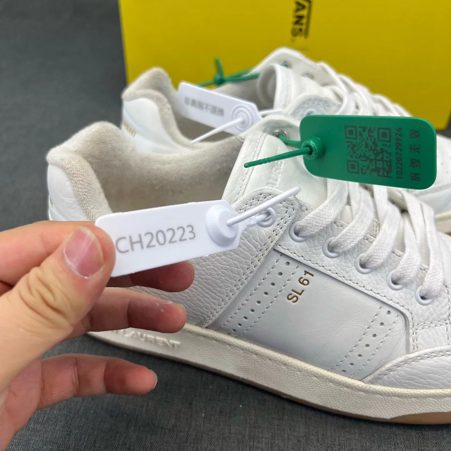 Saint Laurent Paris SAINT LAURENT SL/61 white 41 new, minor inner lining wear Size US 8 / EU 41 - 9 Thumbnail