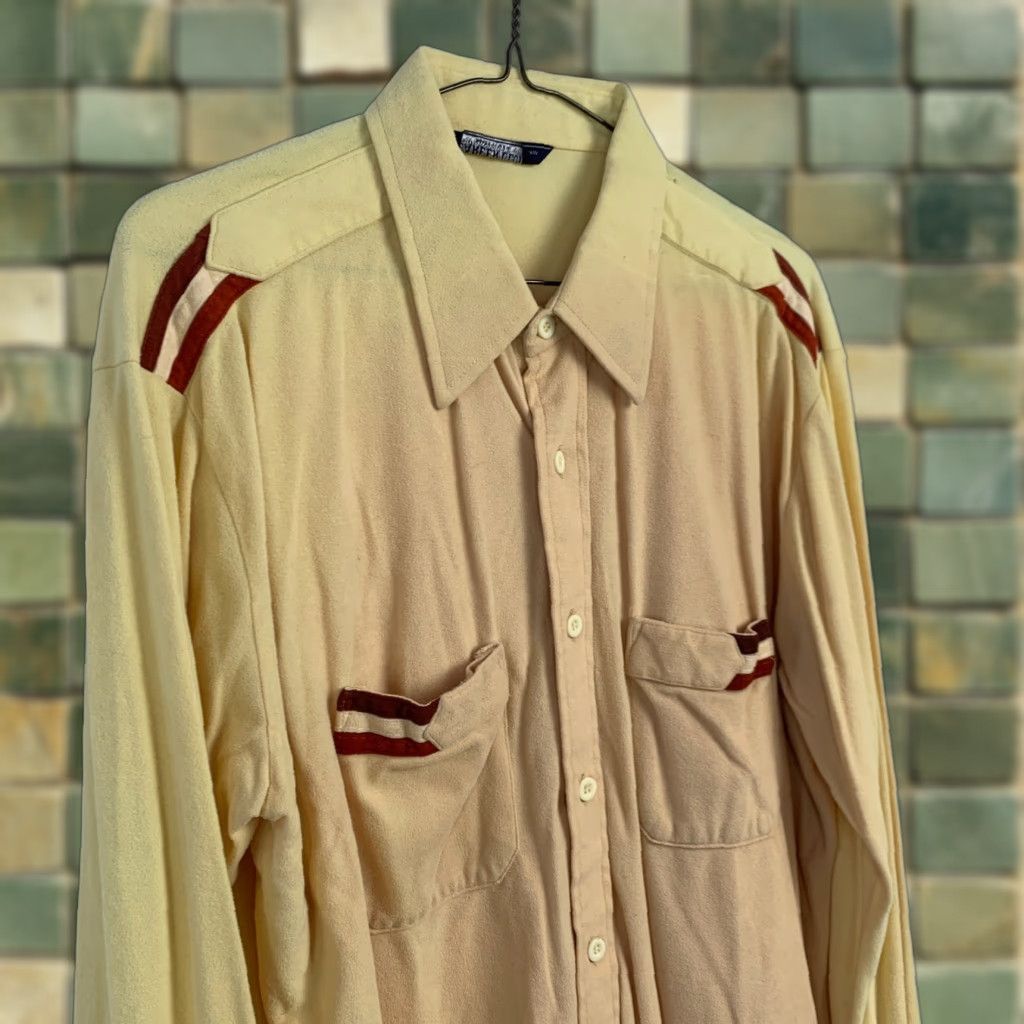 Velour VINTAGE Career Club Shirt Large Yellow 60s Damaged Long Sleeve Button-Down Mens Size US L / EU 52-54 / 3 - 1 Thumbnail