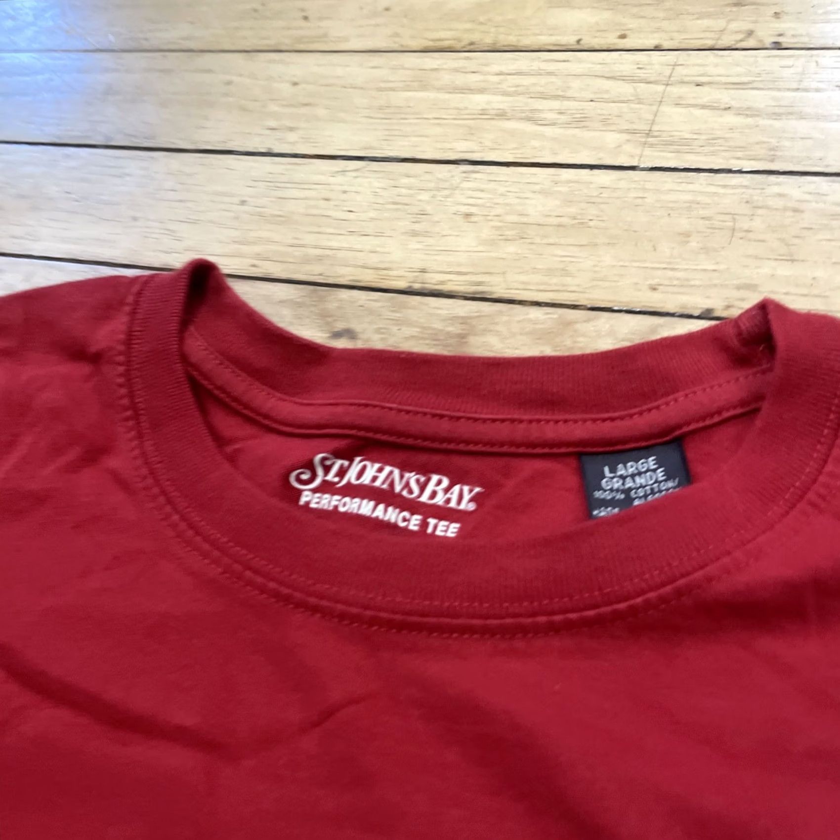 Vintage VINTAGE St. John's Bay Performance Tee Men L Red Christmas Cabin Crew Capsule 90s Y2k Casual Shirt Long Sleeve Button-Up Collared Crew Neck Size US L / EU 52-54 / 3 - 5 Thumbnail