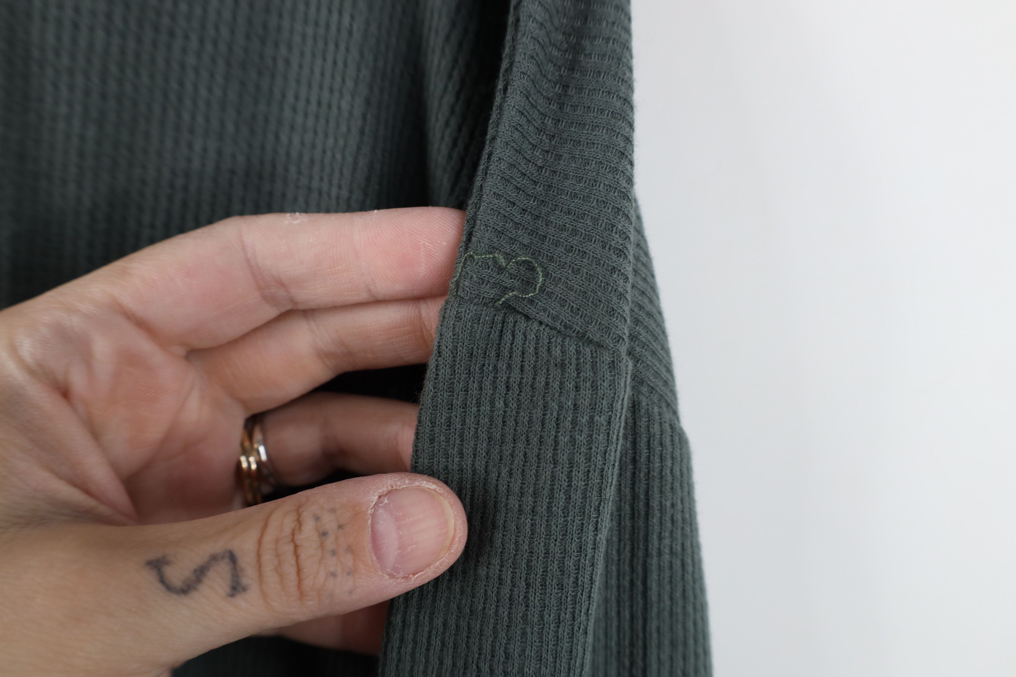 Vintage Vintage 90s Streetwear Waffle Knit Long Sleeve T-Shirt Size US L / EU 52-54 / 3 - 4 Thumbnail