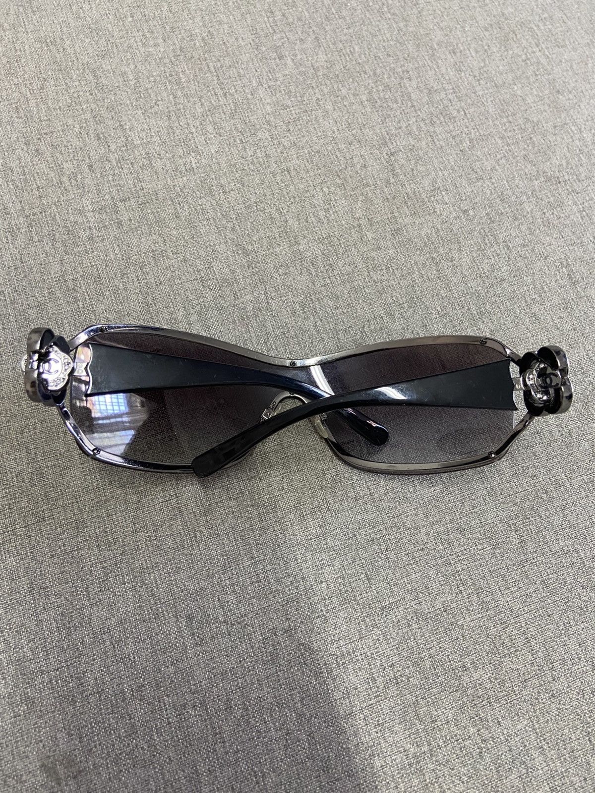 Chanel Chanel Sunglasses With Swarovski Camellia flower Size ONE SIZE - 6 Thumbnail