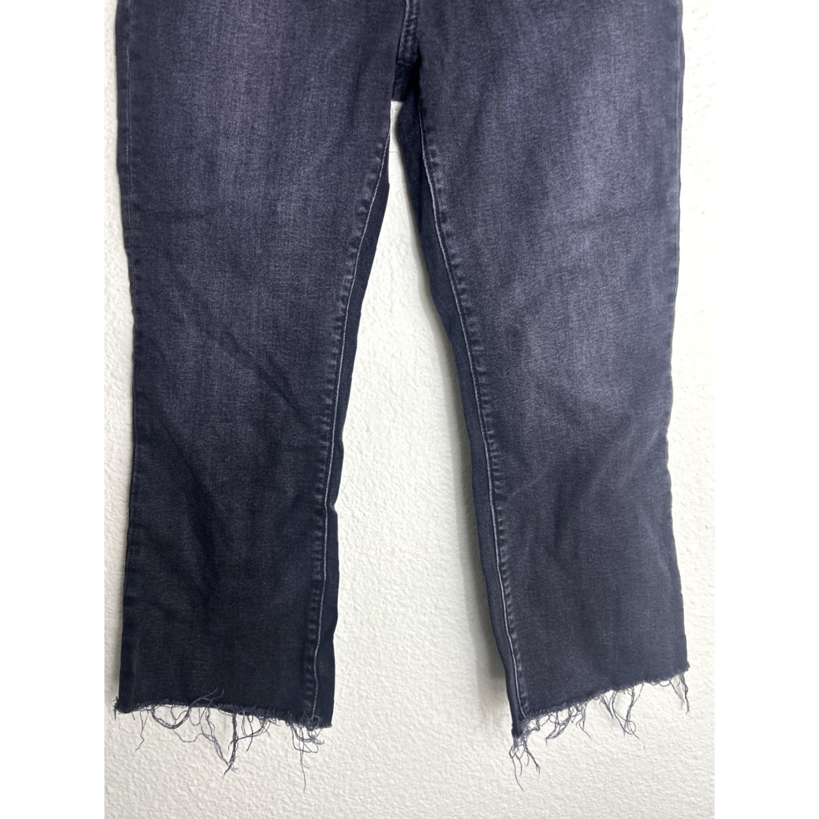 Gap VINTAGE? Gap Kick Fit High Rise Faded Black Jeans Raw Hem 6 Petite Cropped Women's Black Jeans, 26x23? Size 28" / US 6 / IT 42 - 2 Thumbnail