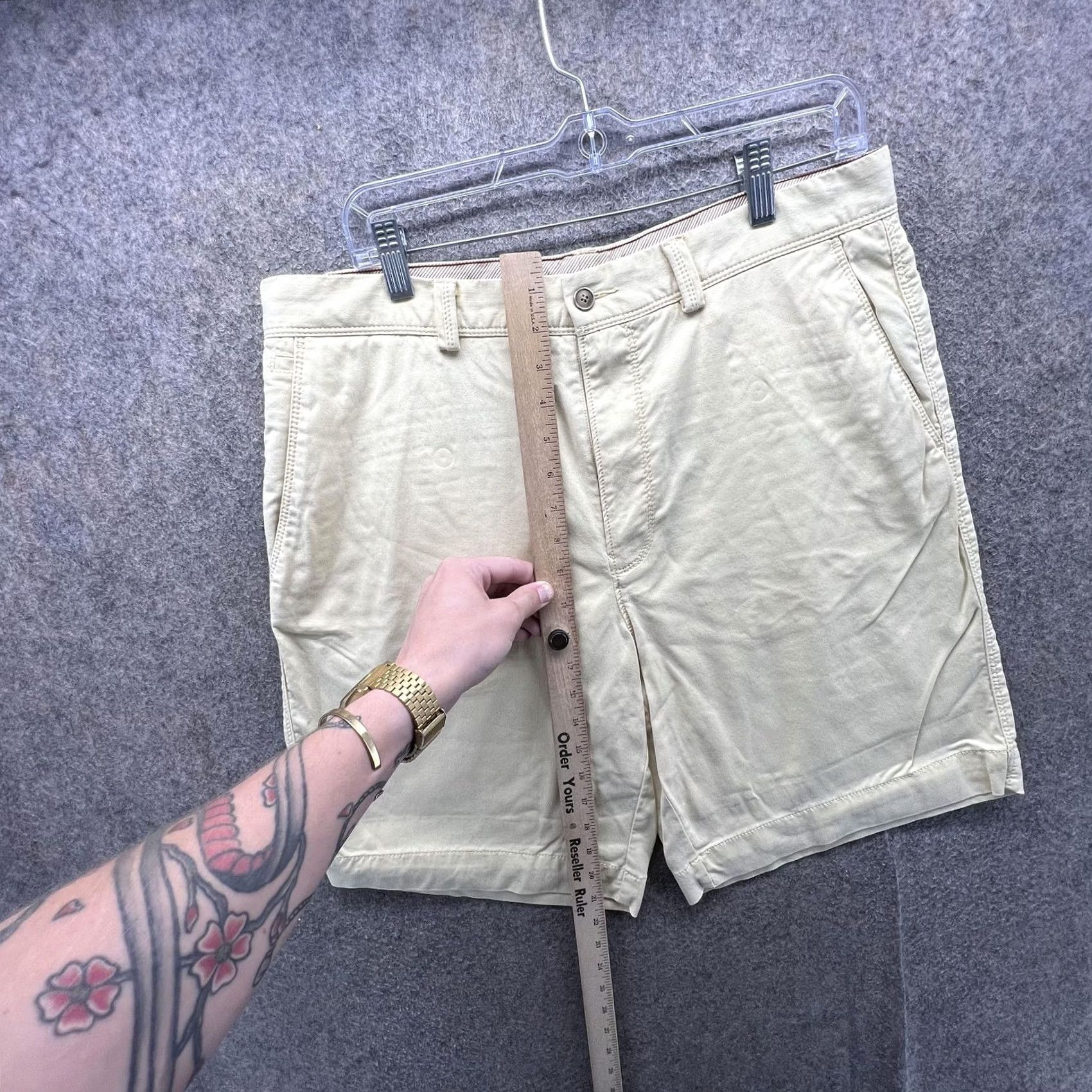 Tommy Bahama Tommy Bahama Shorts Mens 33 Beige Stretch Chino Flat Front Casual 10 Inseam Mens 33 Beige Stretch Chino Flat Front Casual 10 Inseam Size US 33 - 5 Thumbnail