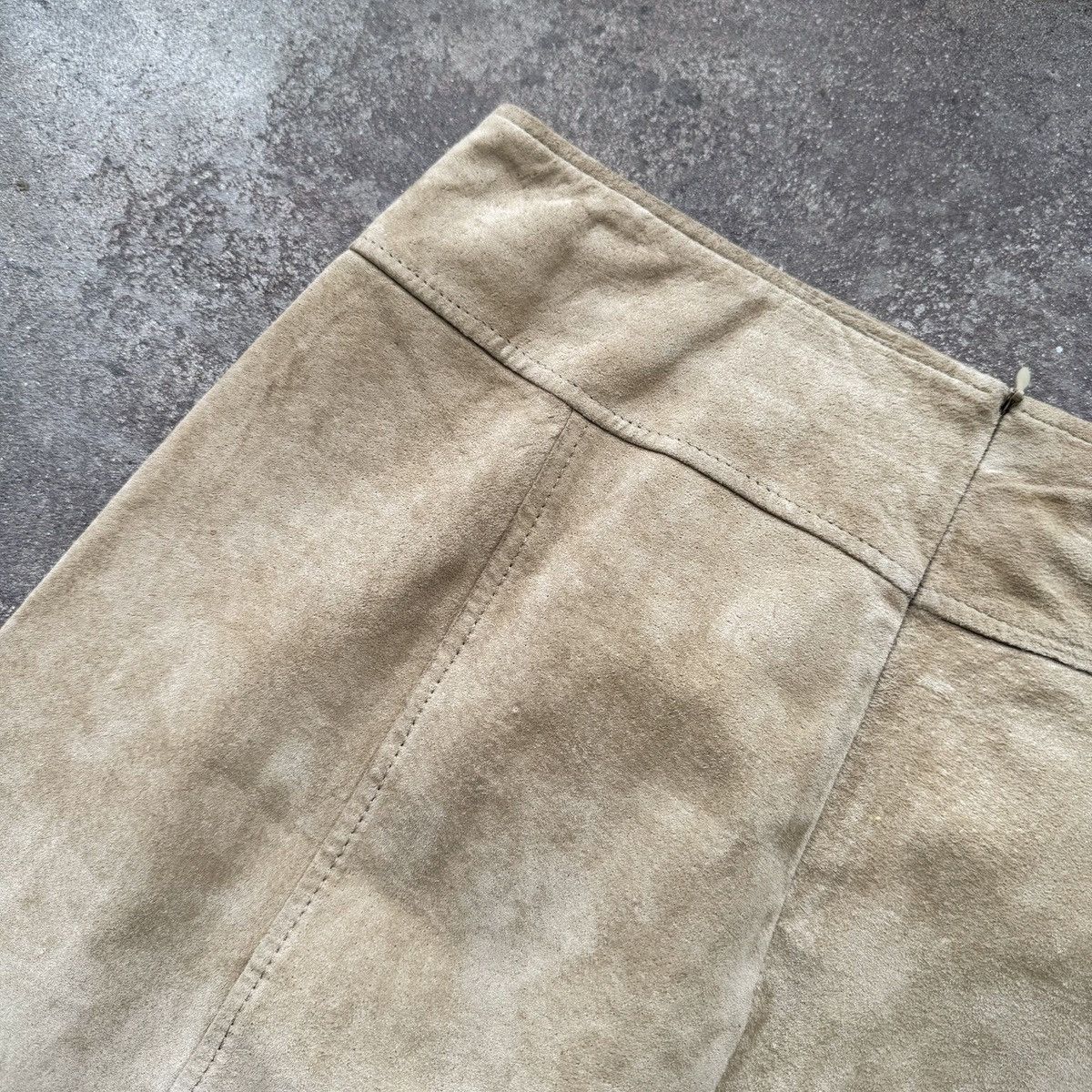Morgan De Toi Moran de Toi Vintage Suede Leather Skirt (Bella Hadid owned) Size 26" / US 2 / IT 38 - 5 Thumbnail