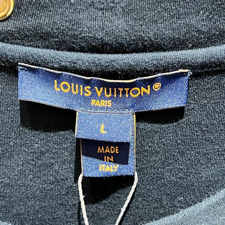 Louis Vuitton Louis Vuitton Neckline metal three-flower short sleeve Size L / US 10 / IT 46 - 3 Thumbnail
