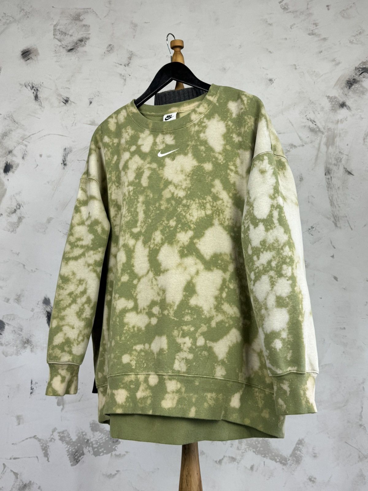 Nike Nike Center Swoosh Custom Sweatshirt Size L - XL Size US XL / EU 56 / 4 - 1 Thumbnail