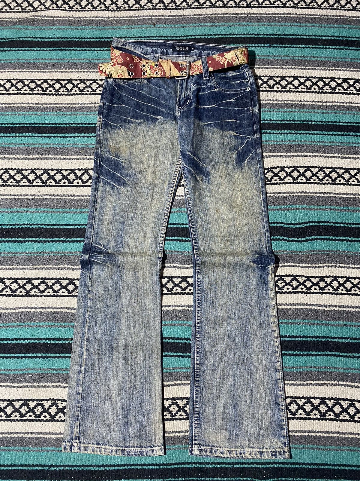 2000s KUI - Fading Distressed Denim Pants