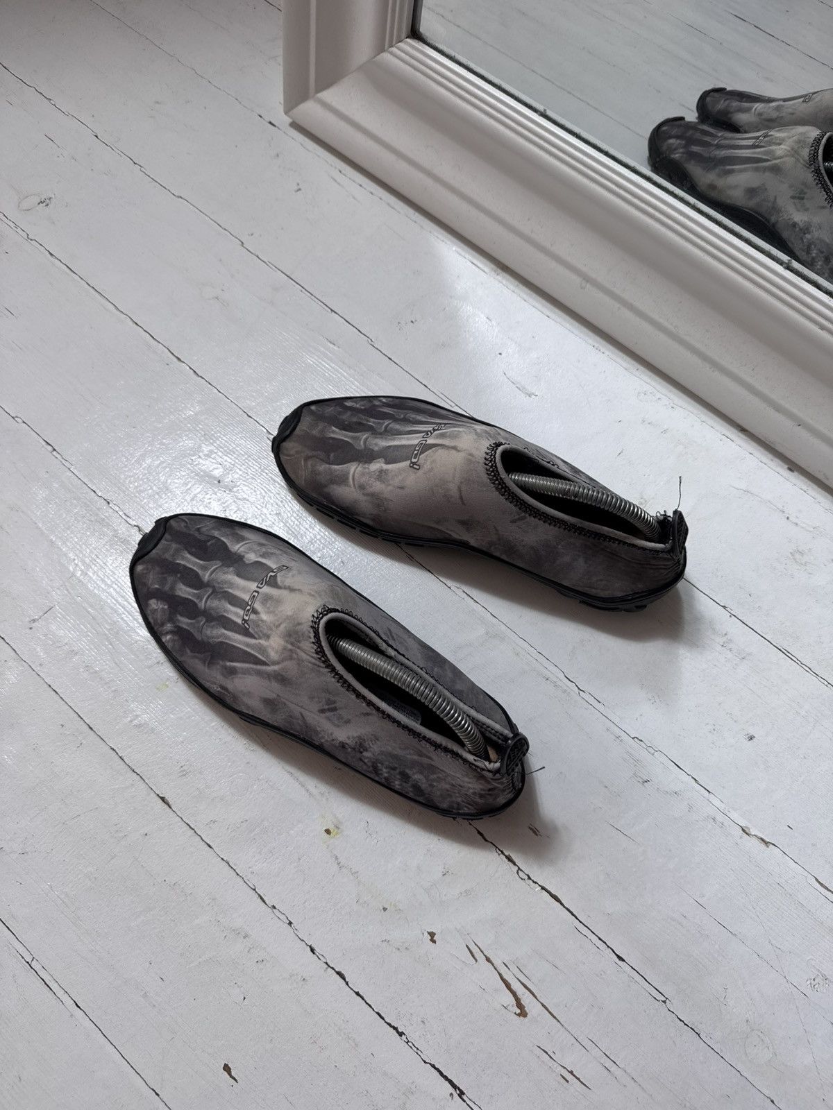 Other VINTAGE VAPOR WATER SHOES SKELETON PRINT Size US 6 / IT 36 - 2 Thumbnail
