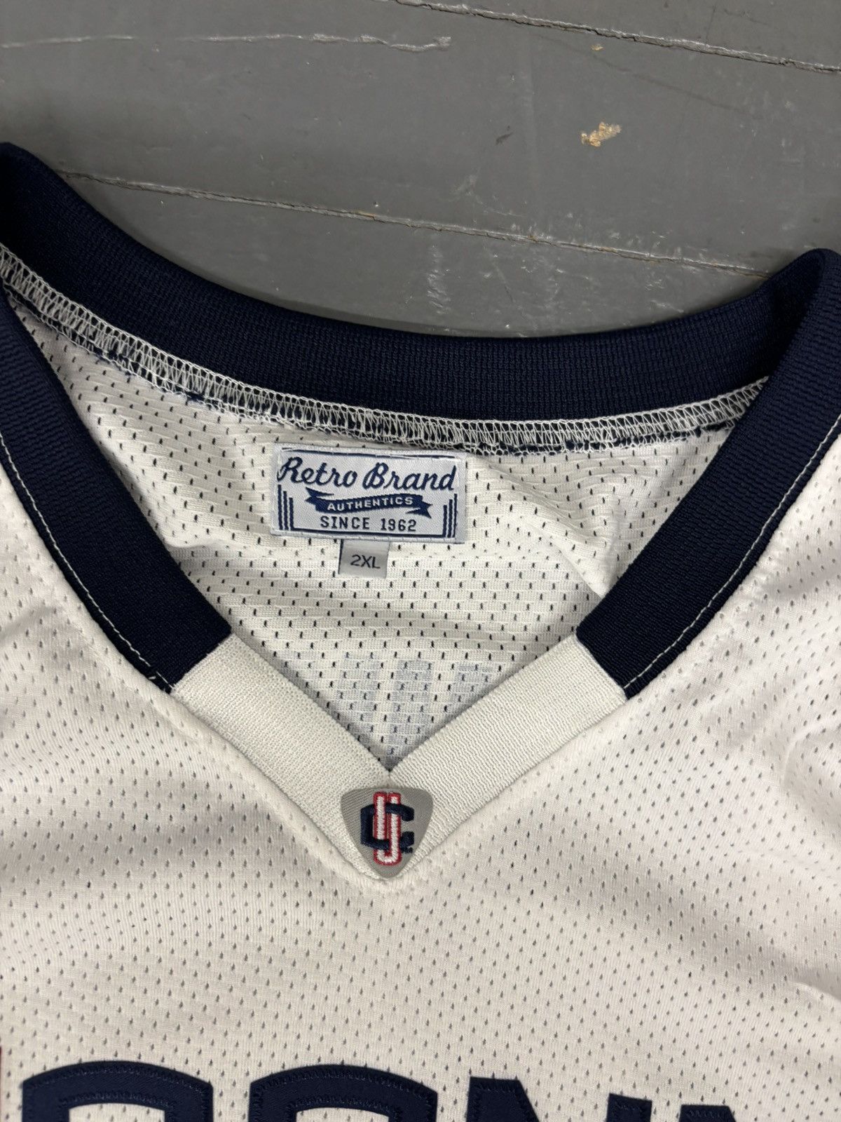 NCAA × Vintage UConn huskies Drummond #12 basketball jersey Size US XXL / EU 58 / 5 - 4 Thumbnail