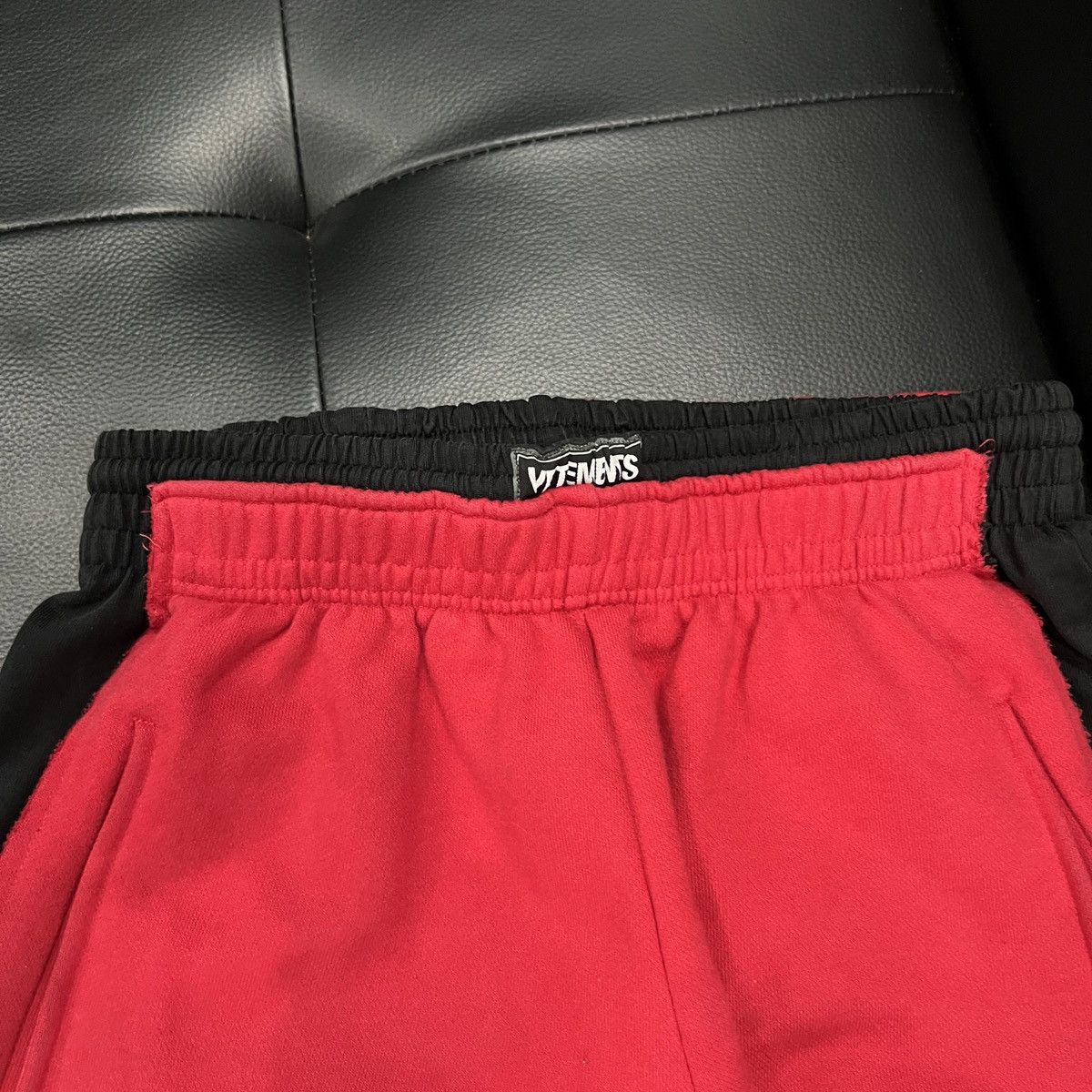 Vetements Vetements SS20 Devanagari Logo Asym Patchwork Jogger Pants Size US 30 / EU 46 - 8 Thumbnail
